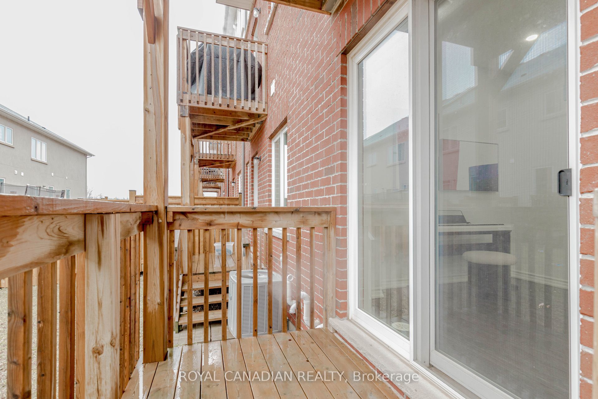 106 Borers Creek Circle, Hamilton, ON L8B 1W3