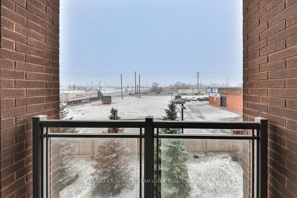 1 Bedroom Condo at 2490 Old Bronte,  Oakville For sale