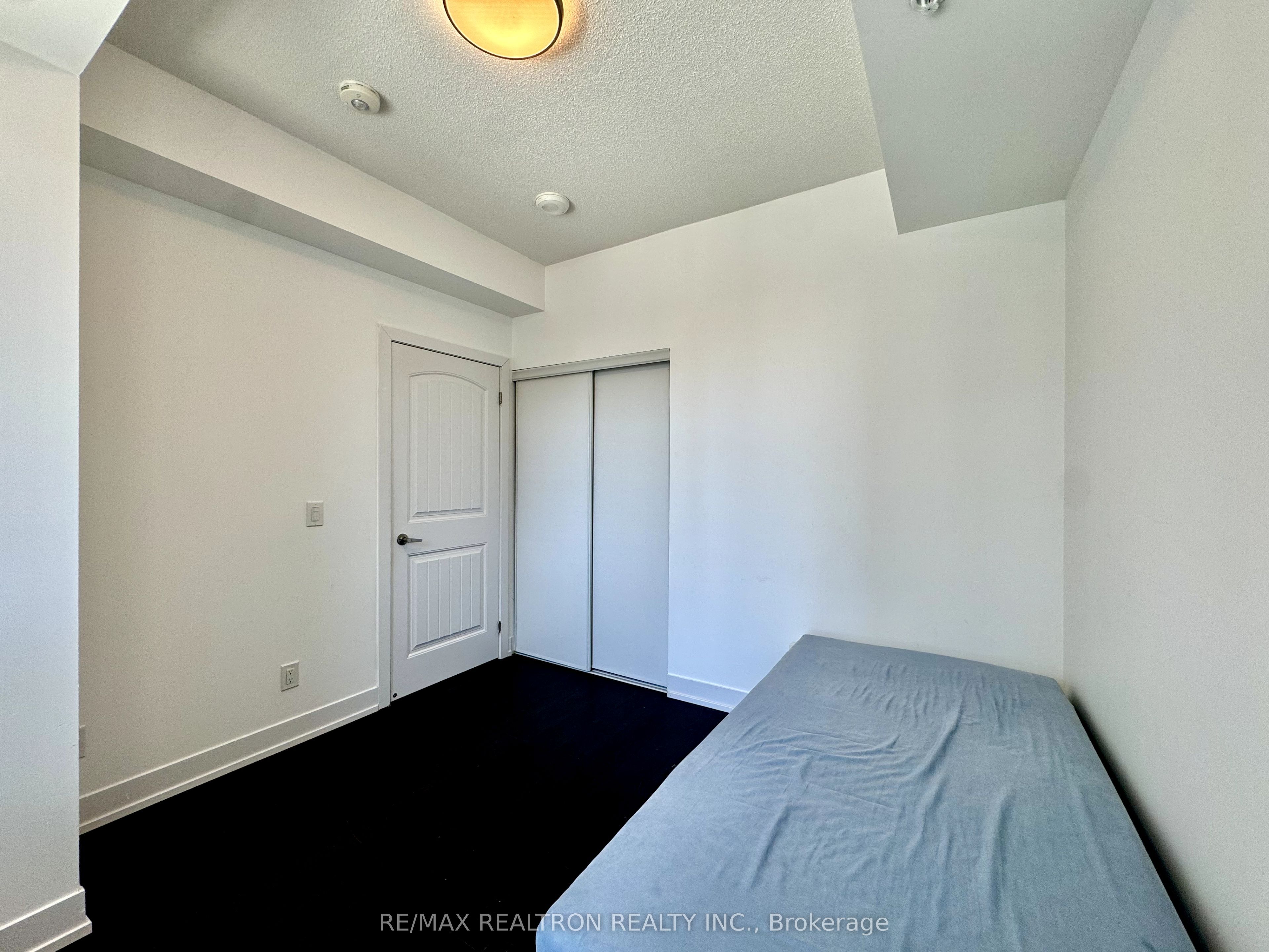 7 Kenaston Gardens, #329