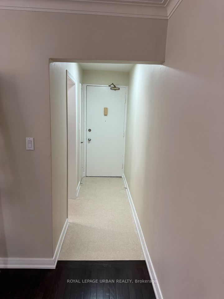 #204 - 1024 O'Connor Drive, Toronto, ON M4B 2T3