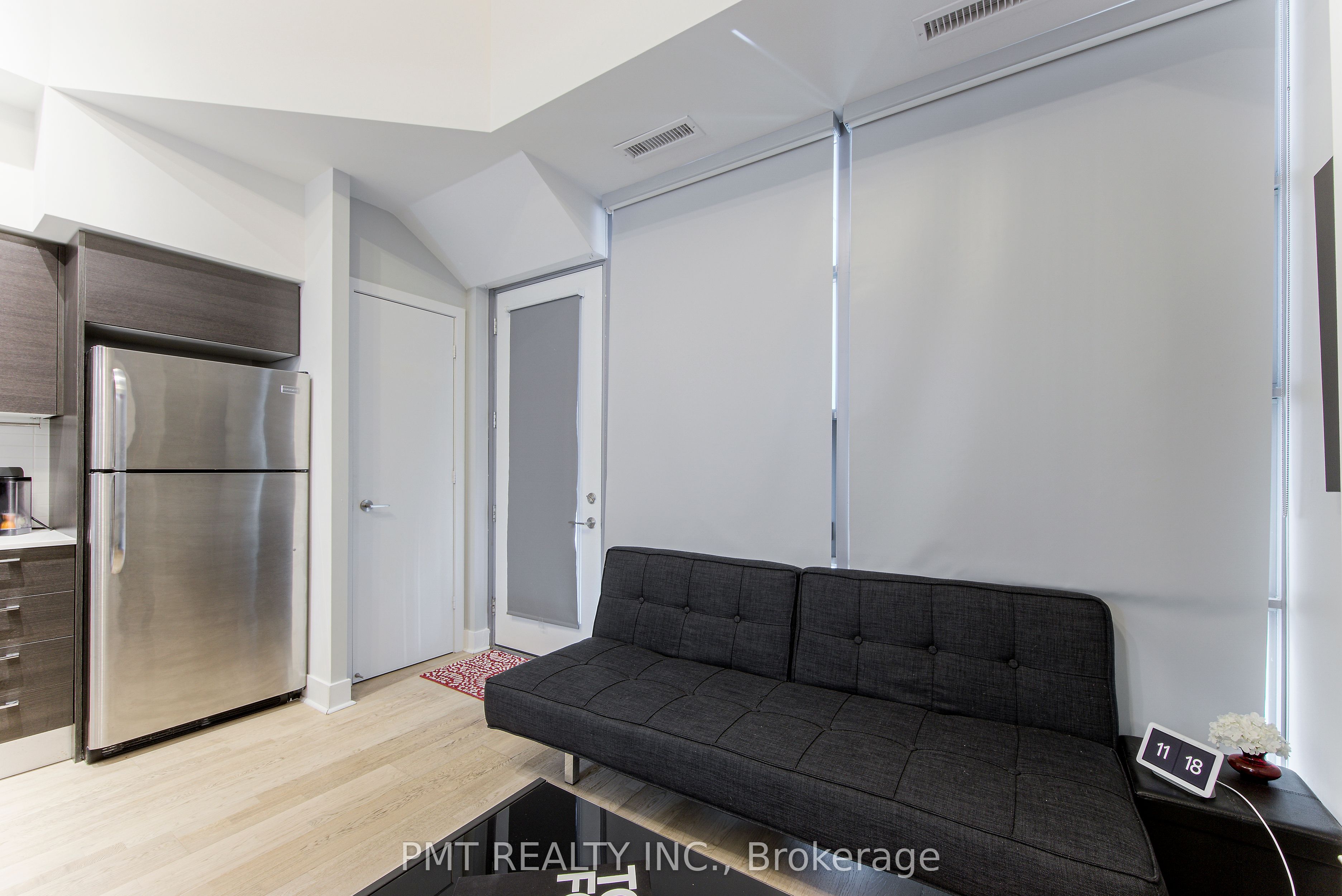 399 Adelaide Street W, #105