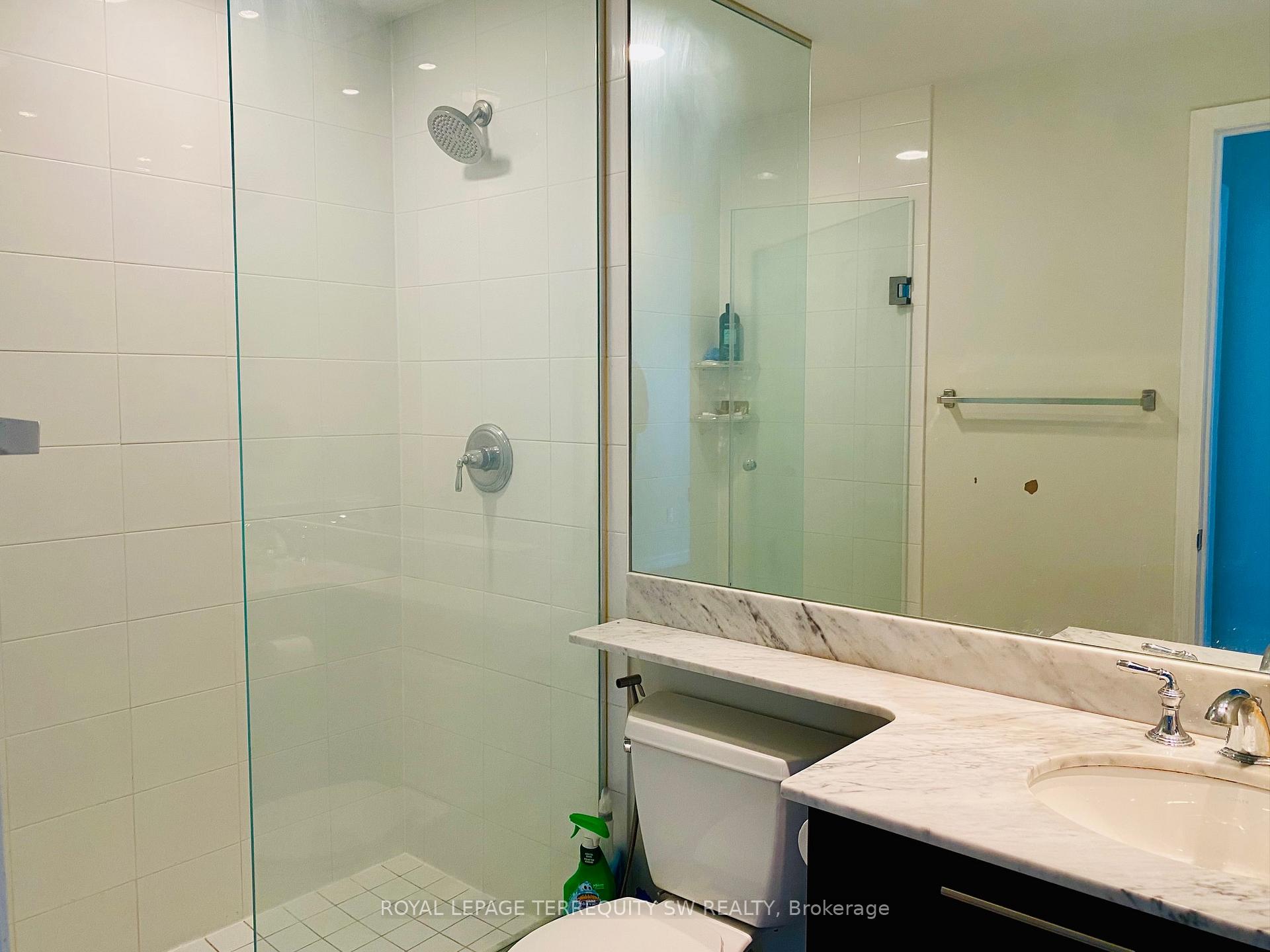 3 Bedrooms Condo at 628 Fleet, Toronto For sale