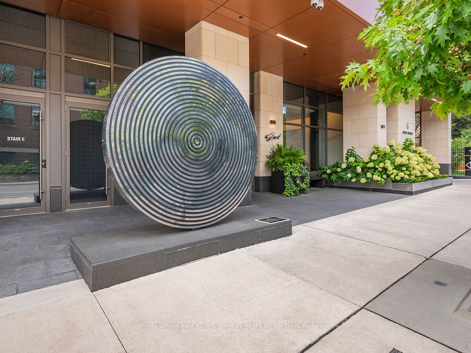 #301 - 6 Jackes Avenue, Toronto, ON M4T 0A5