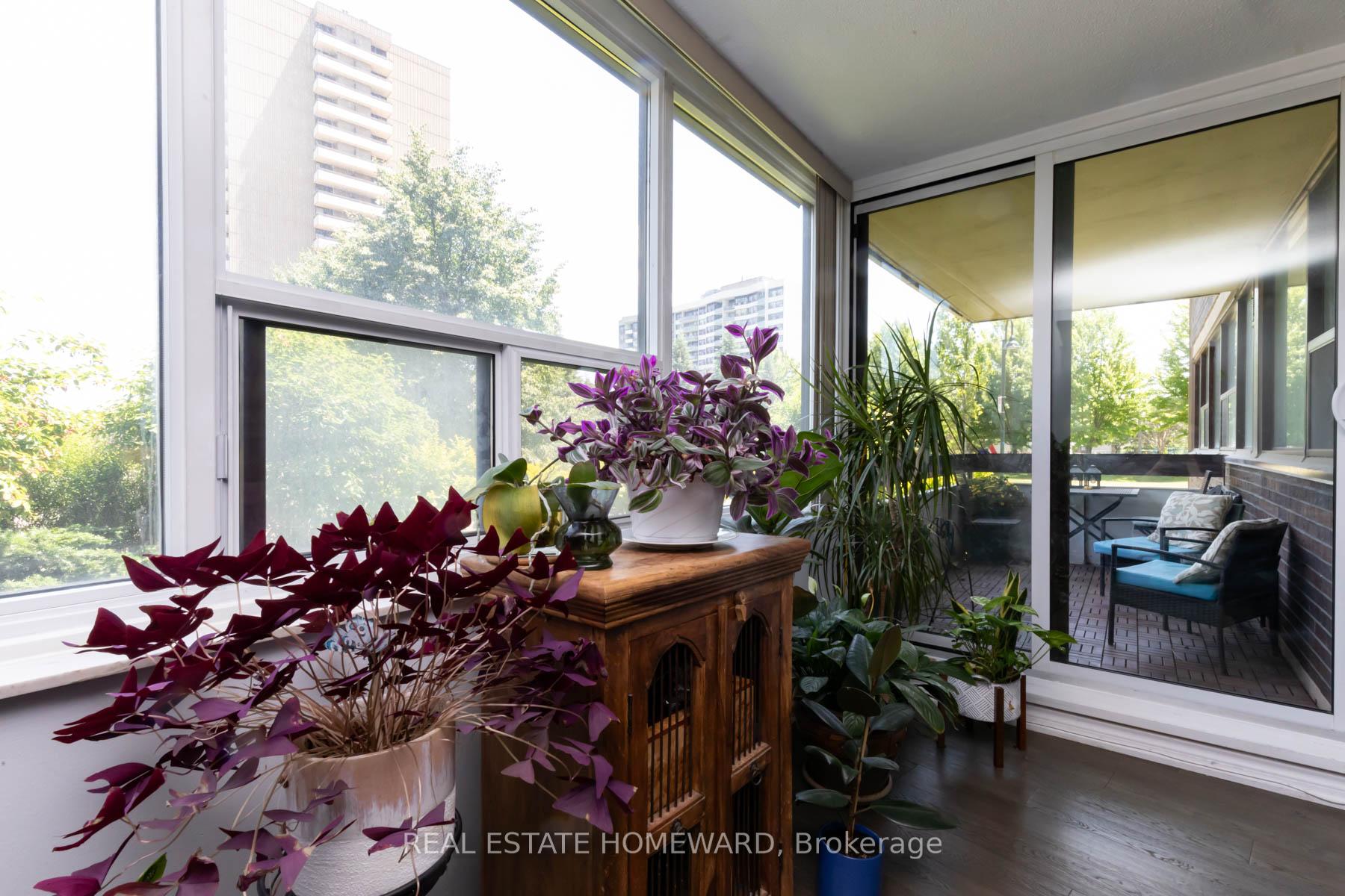 3 Bedrooms Condo at 45 Huntingdale, Toronto For sale