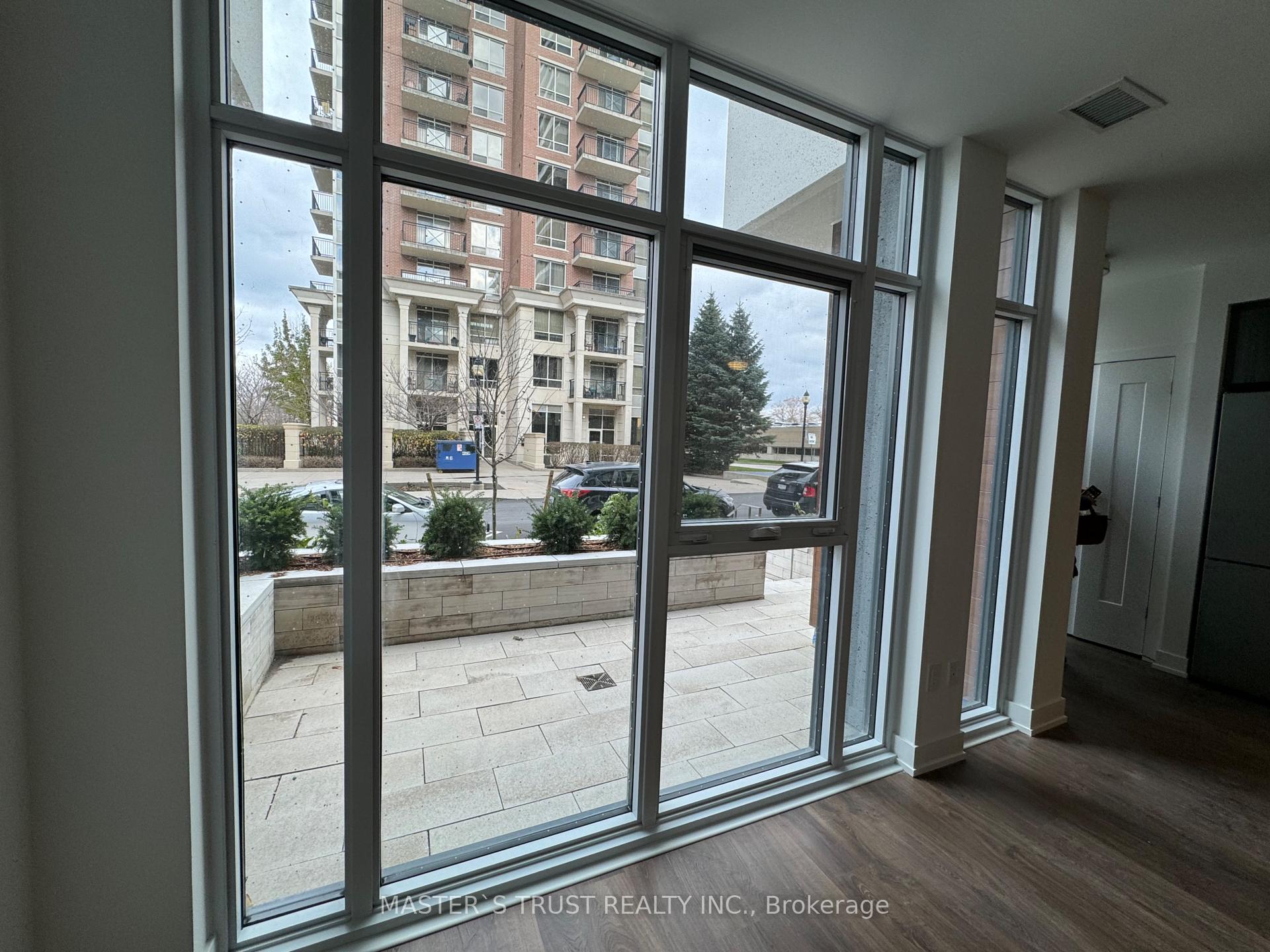 2 Bedrooms Condo at 30 IN ON THE PARK, Toronto For sale