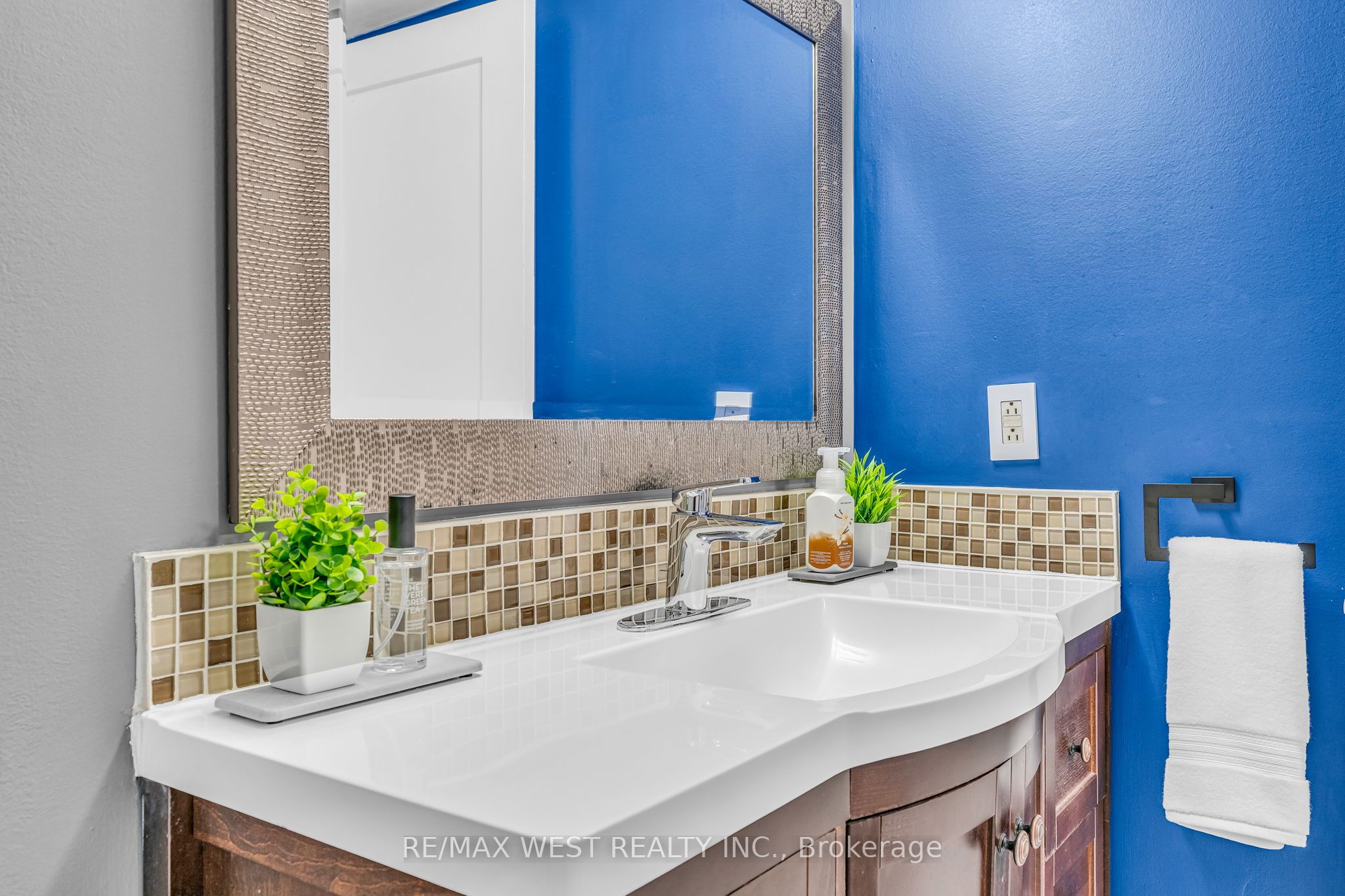 145 Hillcrest Avenue, #1615