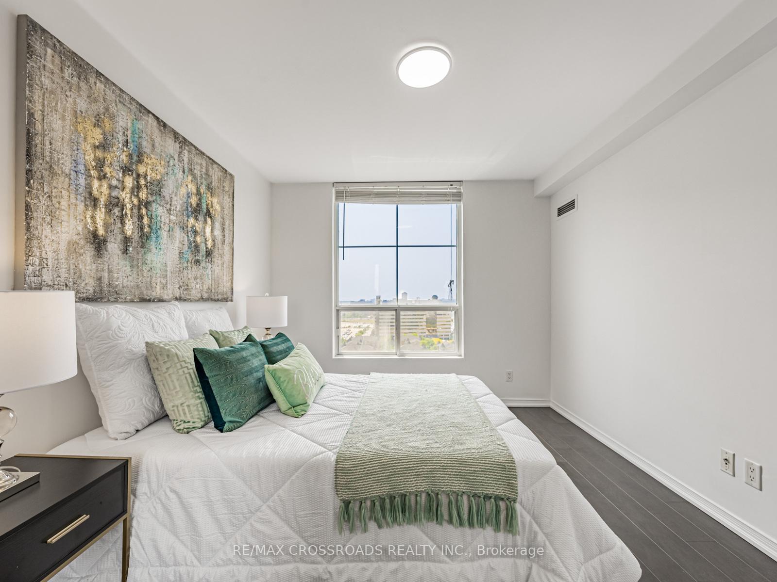2 Bedrooms Condo at 6 Rosebank, Toronto For sale