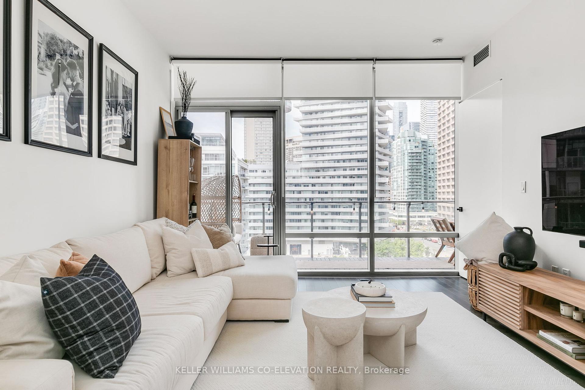 2 Bedrooms Condo at 39 Queens, Toronto For sale