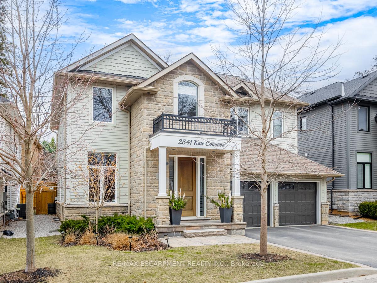 2541 Kate Common, Oakville, ON L6L 0E9