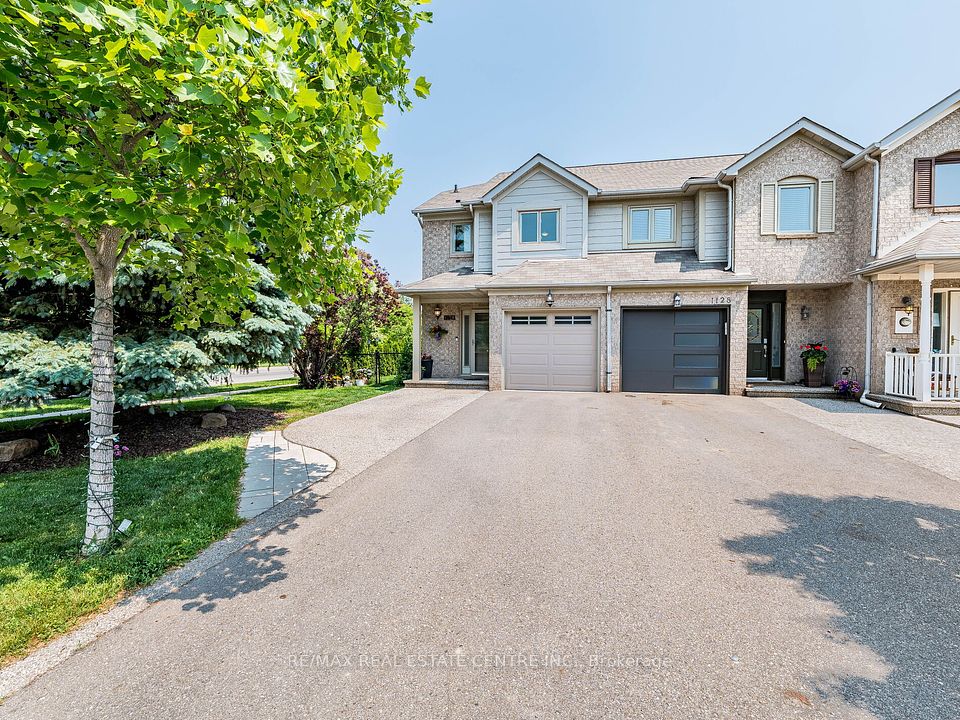 1126 Westview