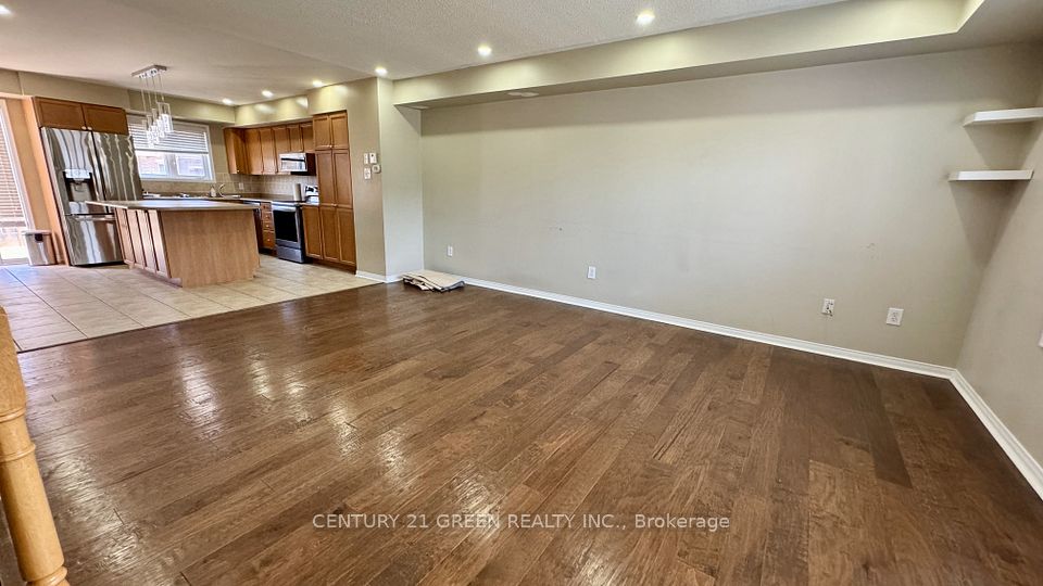 3056 Eglinton