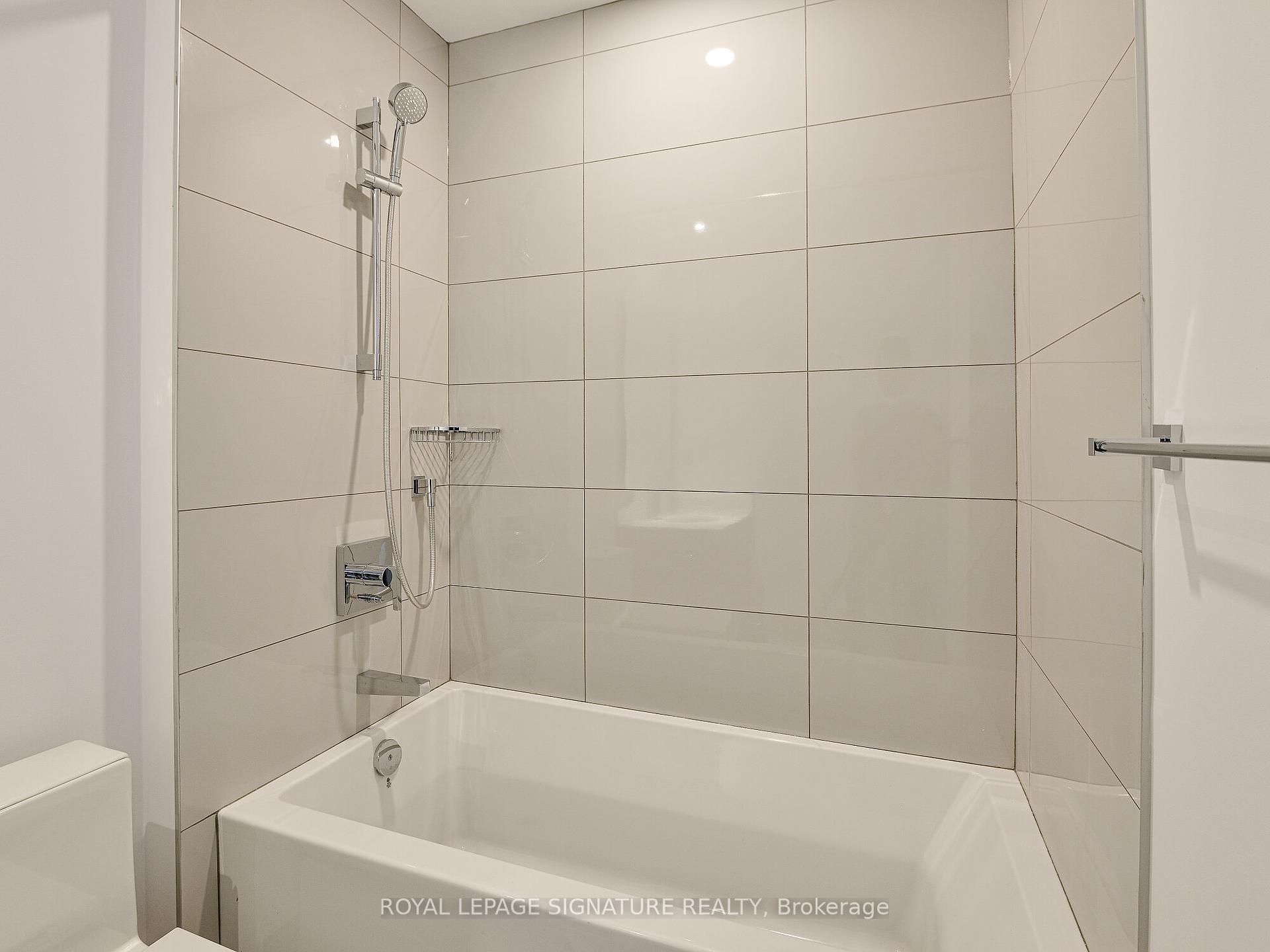 2 Bedrooms Condo at 488 University,  Toronto For sale