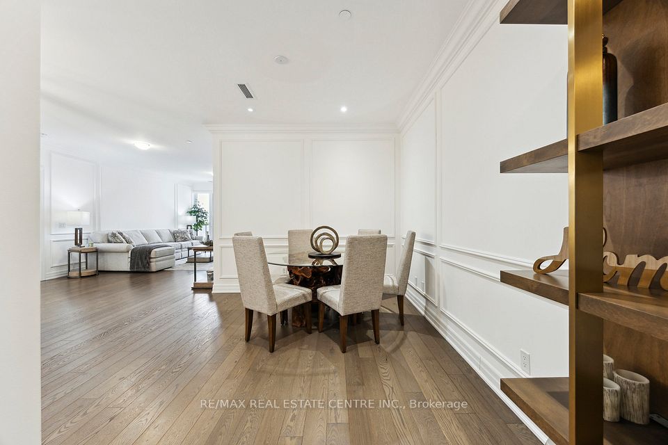 Upscale Wainscotting Thruout Entire Suite