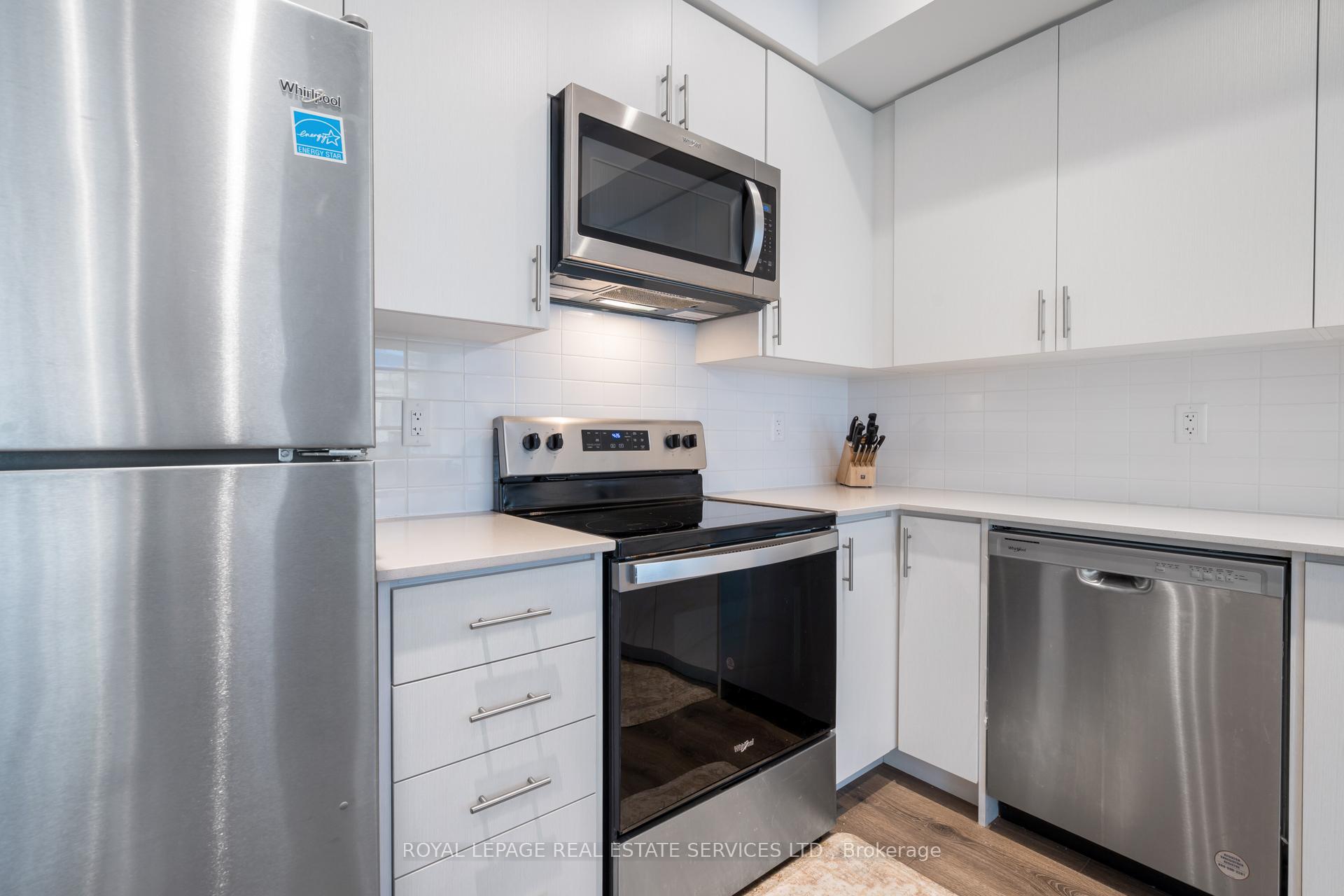 2 Bedrooms Condo at 3415 RIDGEWAY, Mississauga For sale