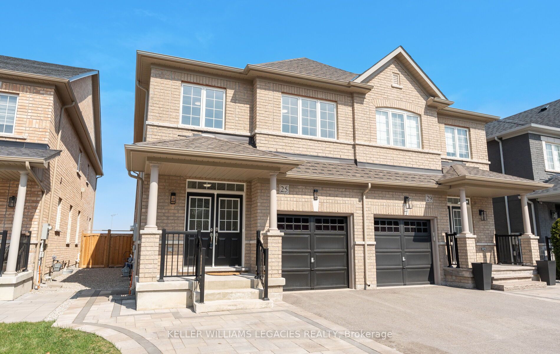 25 Velia Court, Vaughan, ON L4H 4S5