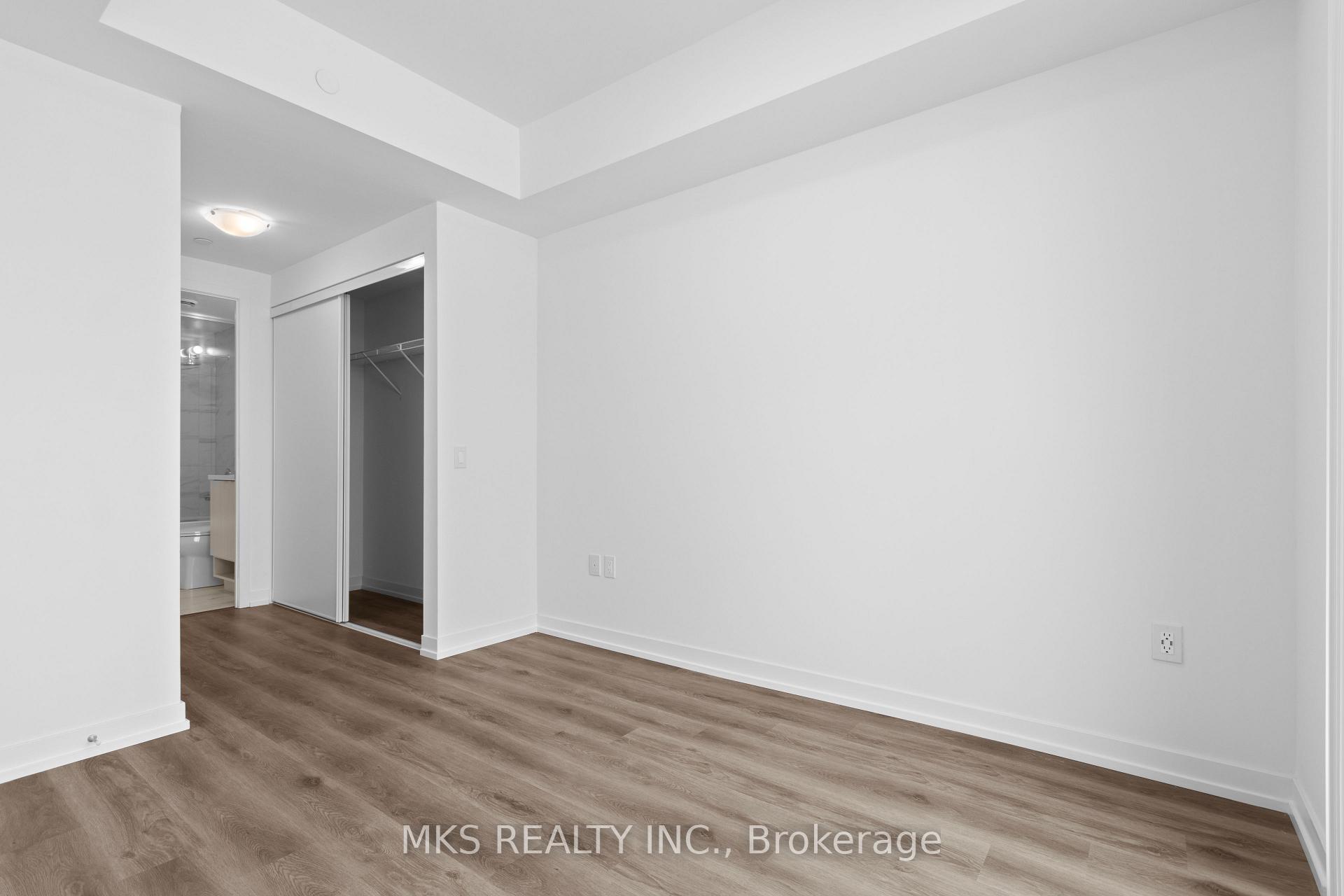 3 Bedrooms Condo at 138 Downes,  Toronto For sale