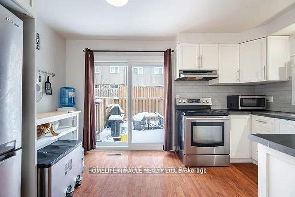 4 Bedrooms Condo at 7080 Copenhagen, Mississauga For sale