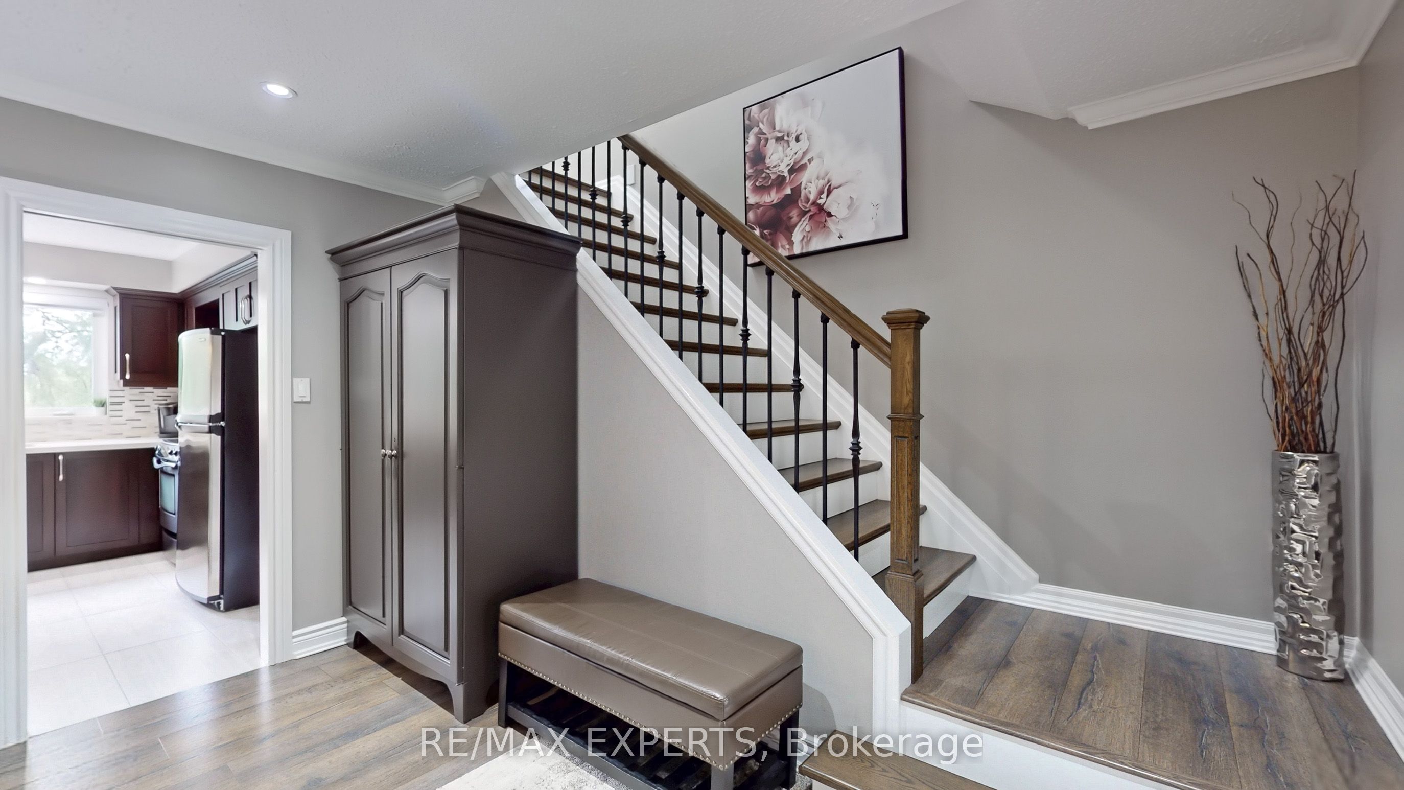 105 Mercury Road