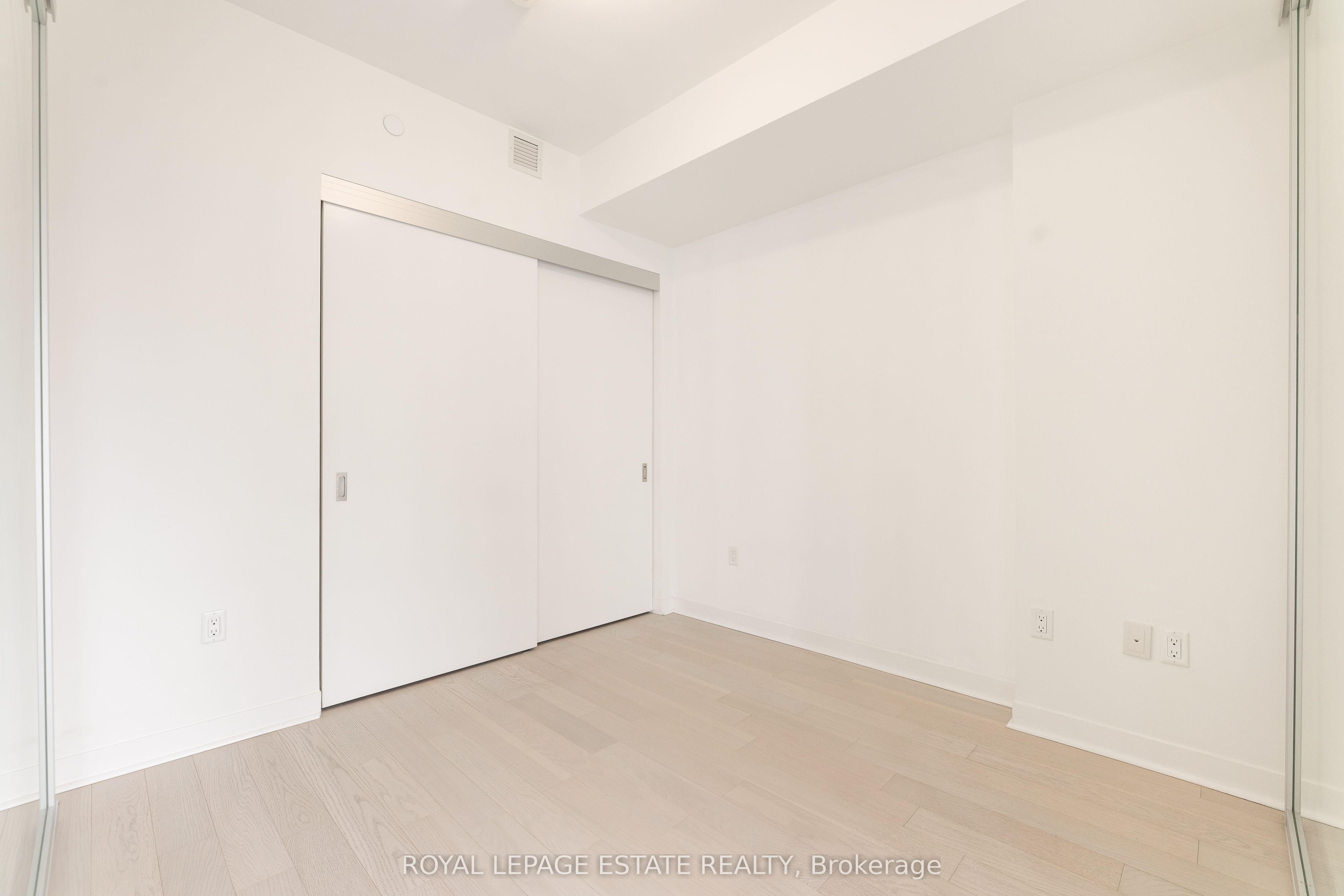 501 Adelaide Street W, #1106