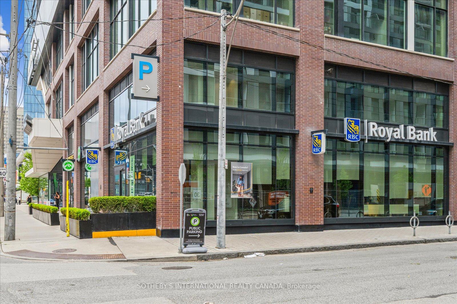 2 Bedrooms Condo at 15 Richardson, Toronto For sale