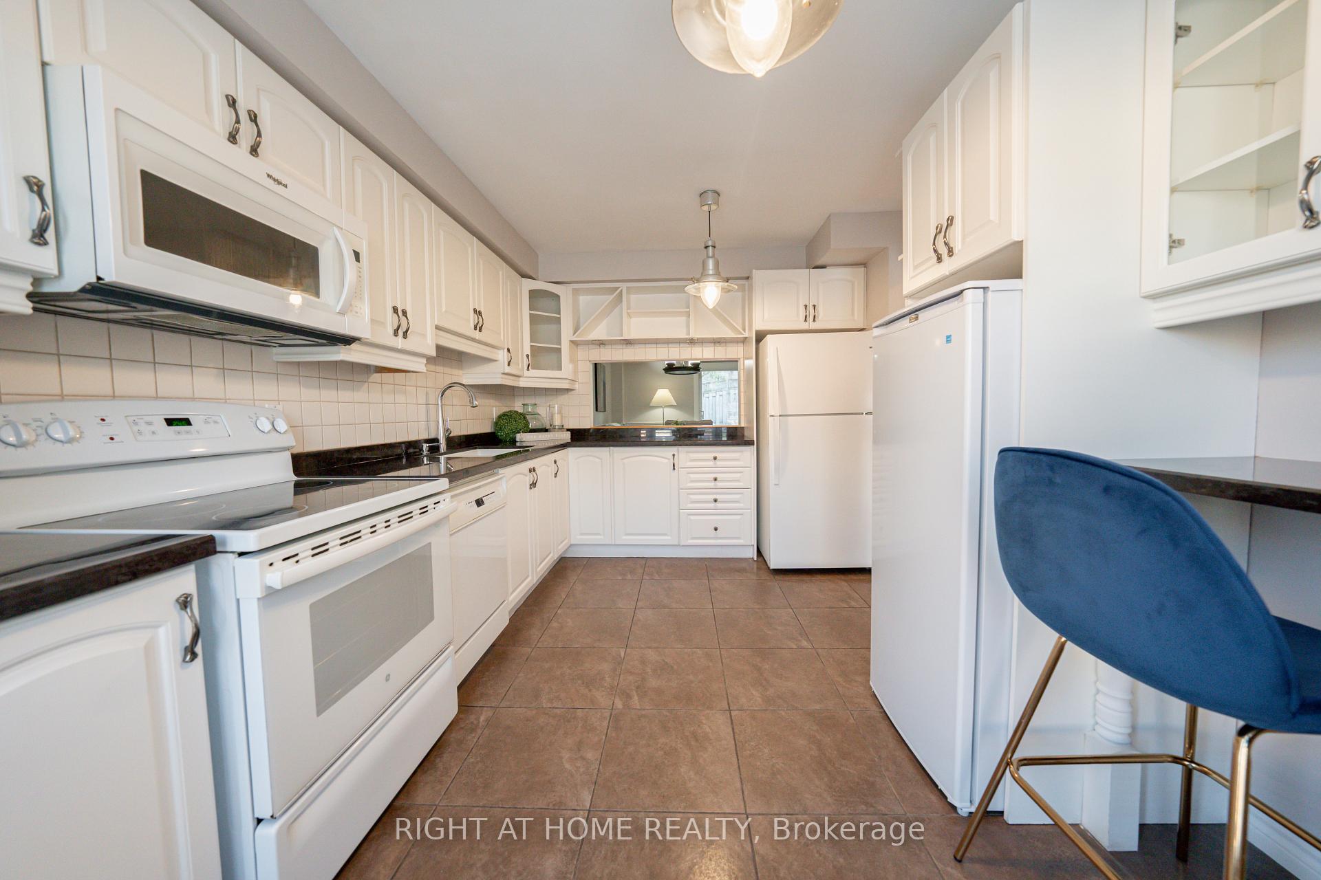 3 Bedrooms Condo at 43 Wild Ginger, Toronto For sale