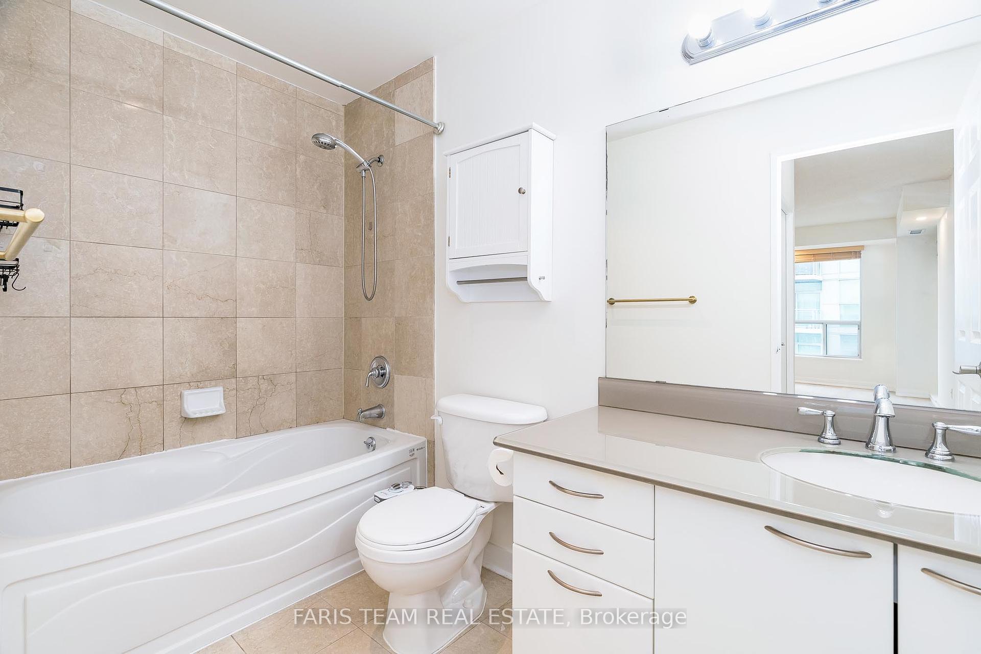 2 Bedrooms Condo at 88 Palace Pier,  Toronto For sale