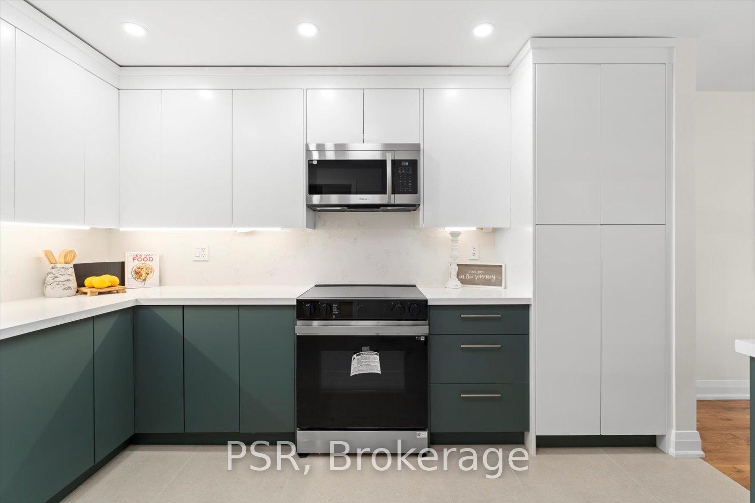 4 Bedrooms Condo at 42 Crimson Millway, Toronto For sale
