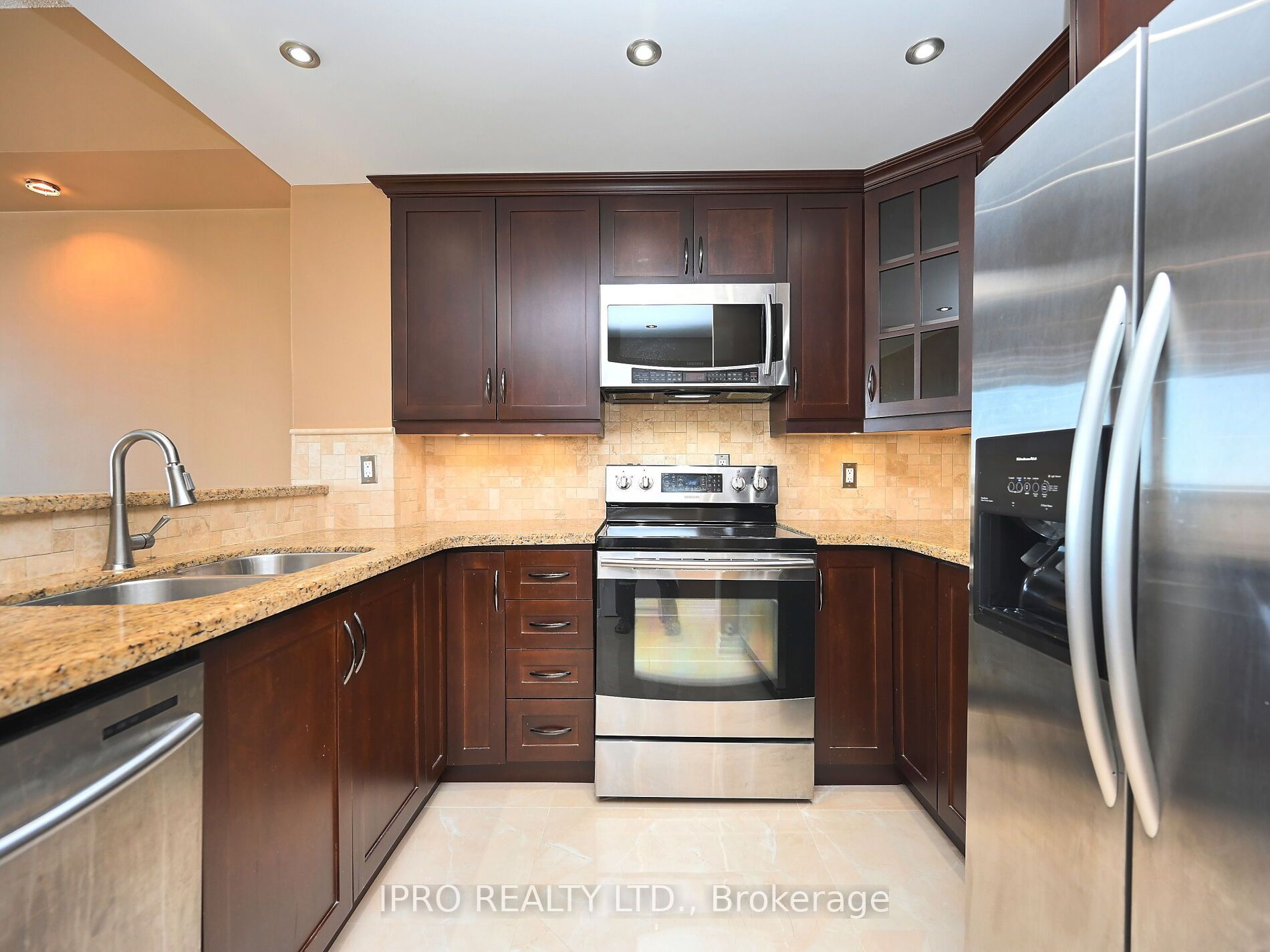 75 King Street E, #PH3