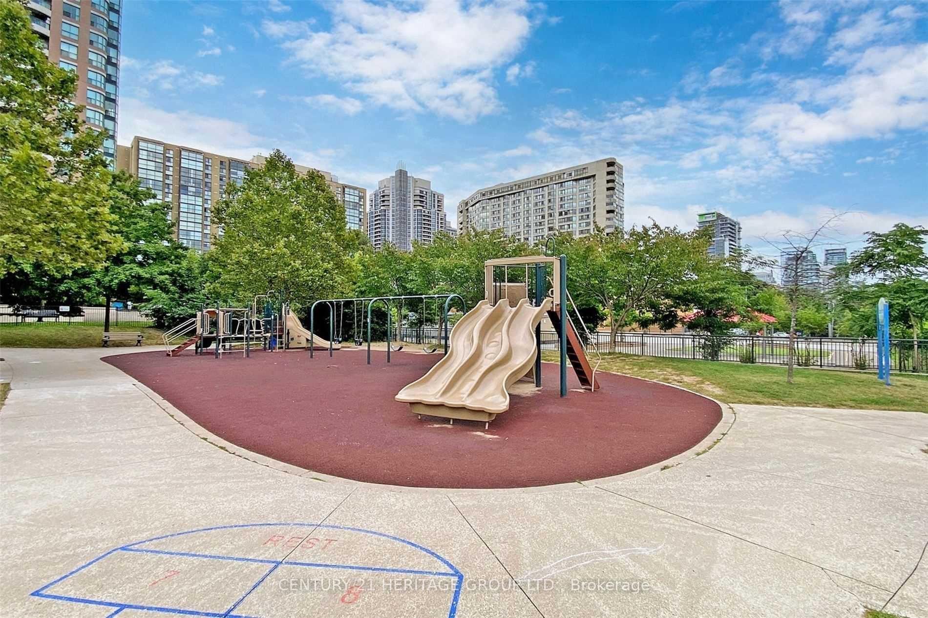 1 Bedroom Condo at 509 Beecroft, Toronto For sale