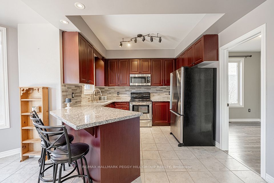 86 Penvill Trail, Barrie, ON L4N 5C5