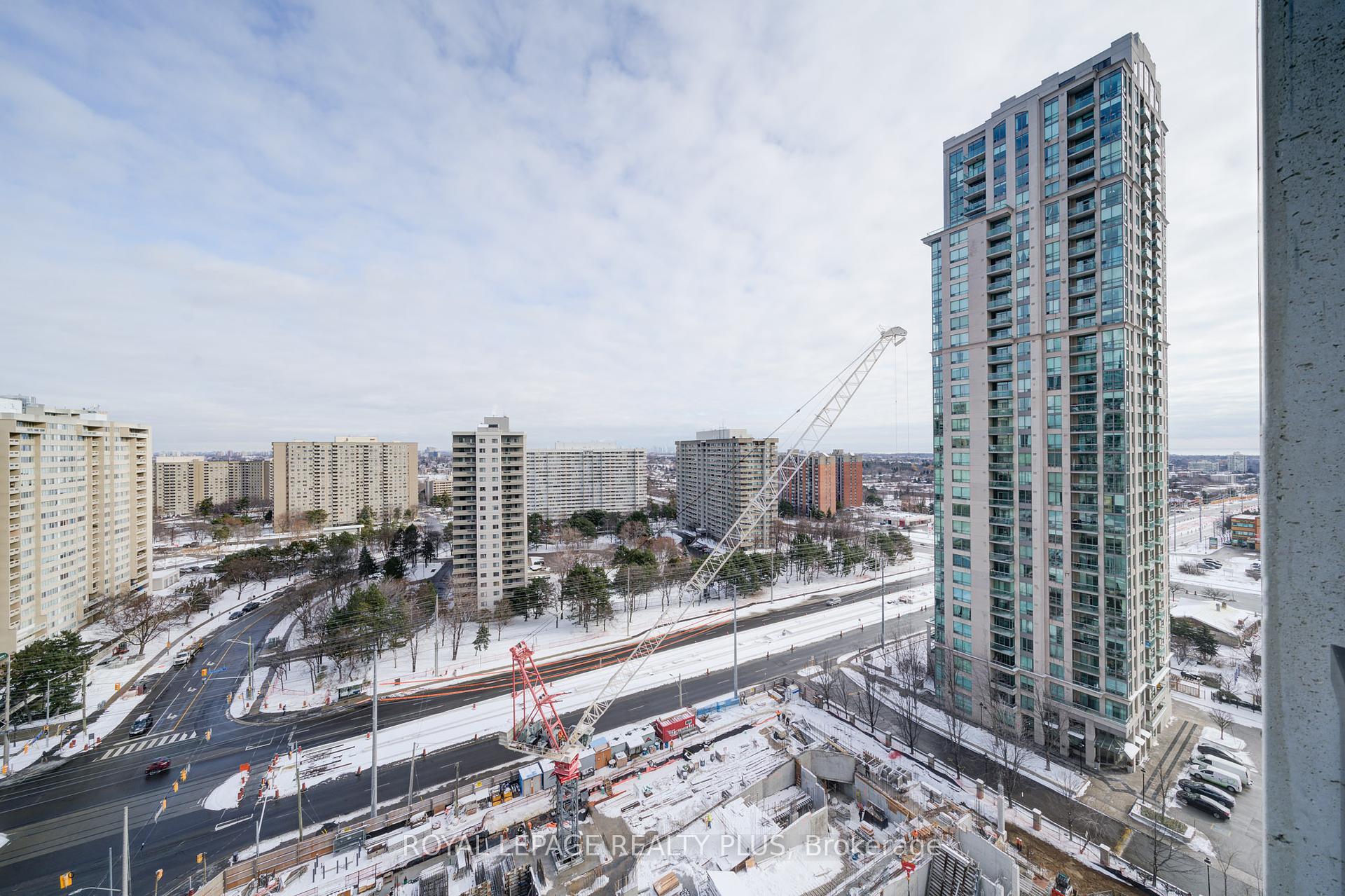2 Bedrooms Condo at 30 Elm, Mississauga For sale