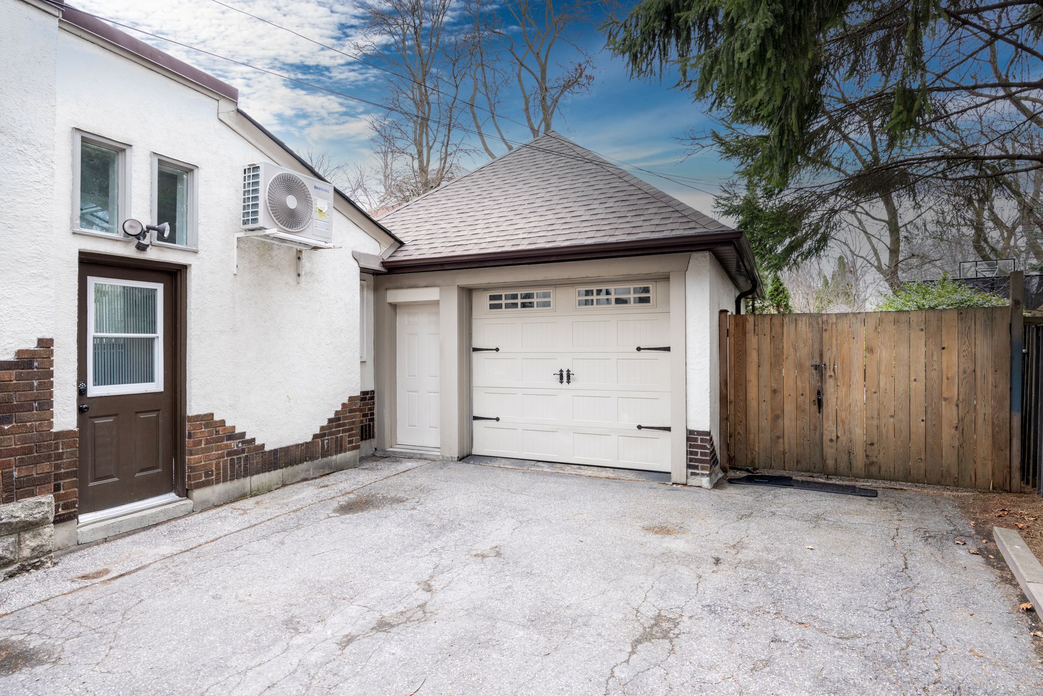 199 Alexandra Boulevard