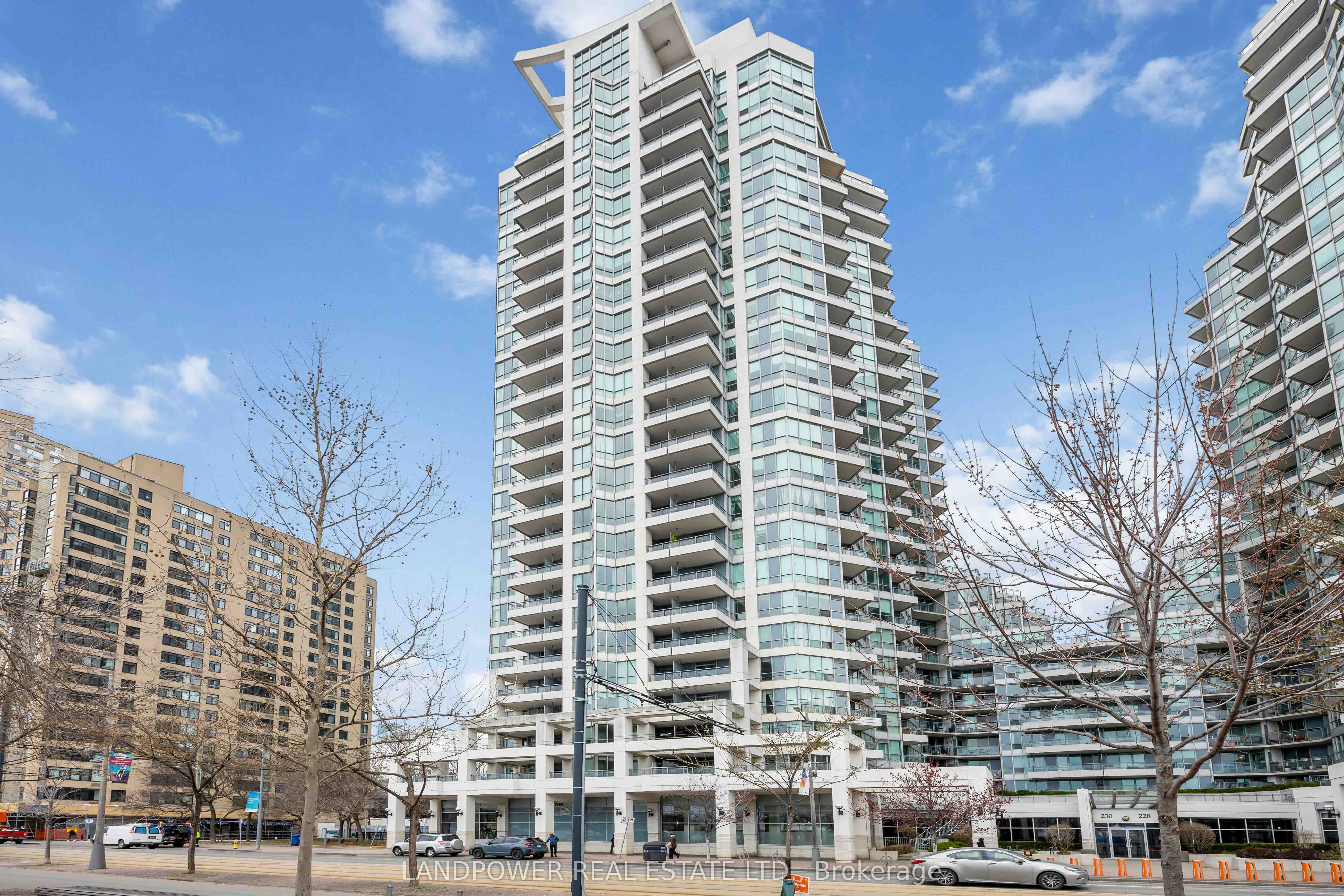#1017 - 230 Queens Quay, Toronto, ON M5J 2Y7