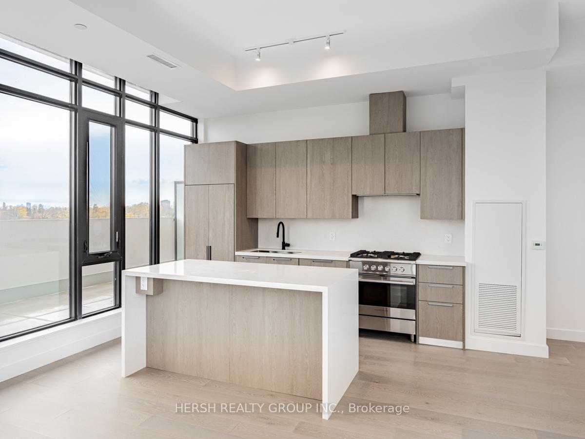 2 Bedrooms Condo at 160 Kingsway,  Toronto For sale