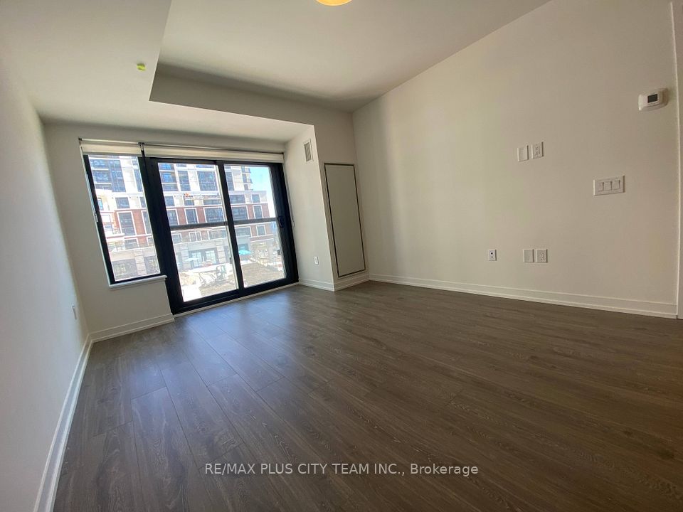 2485 Eglinton Ave W