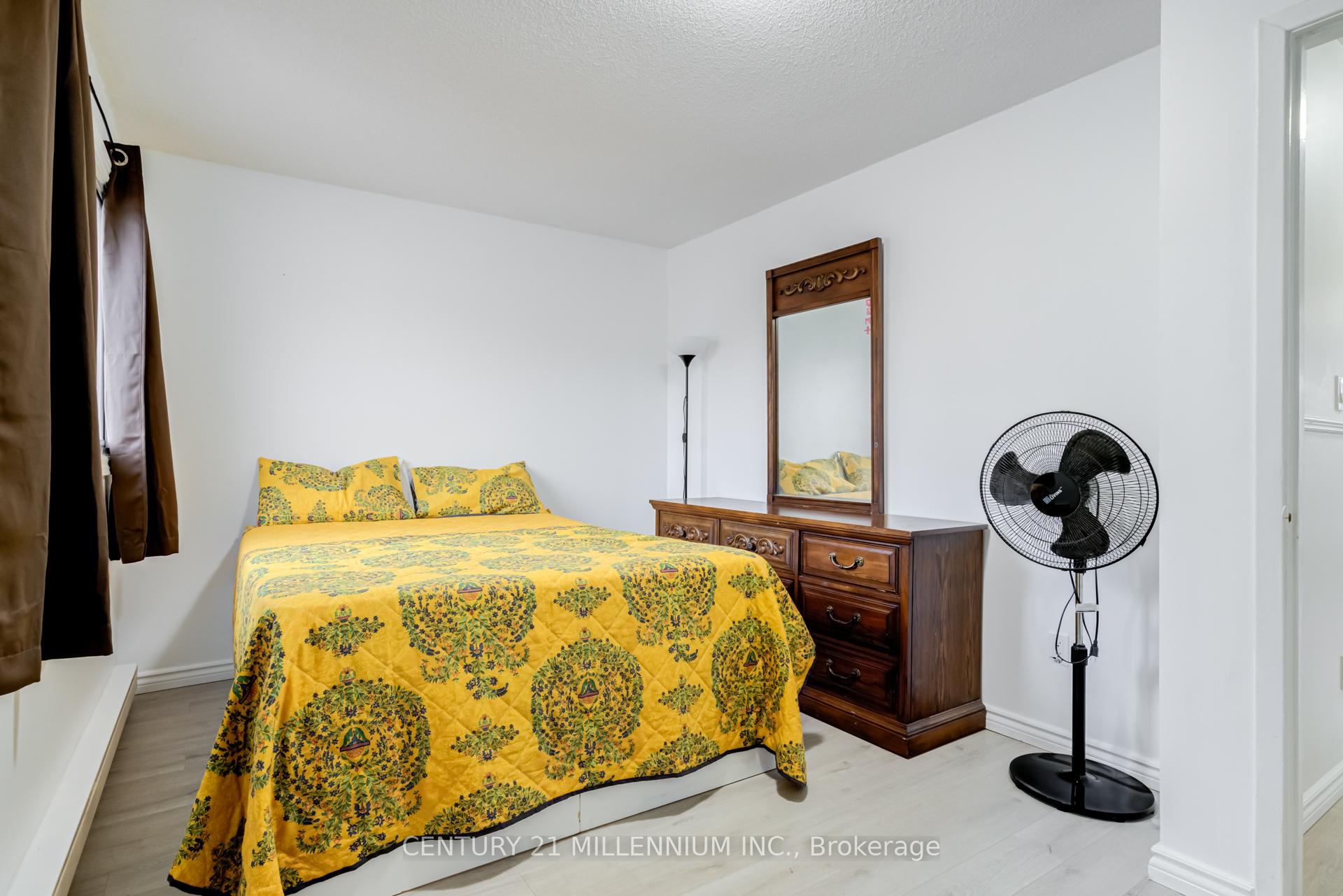 3 Bedrooms Condo at 6797 Formentera, Mississauga For sale