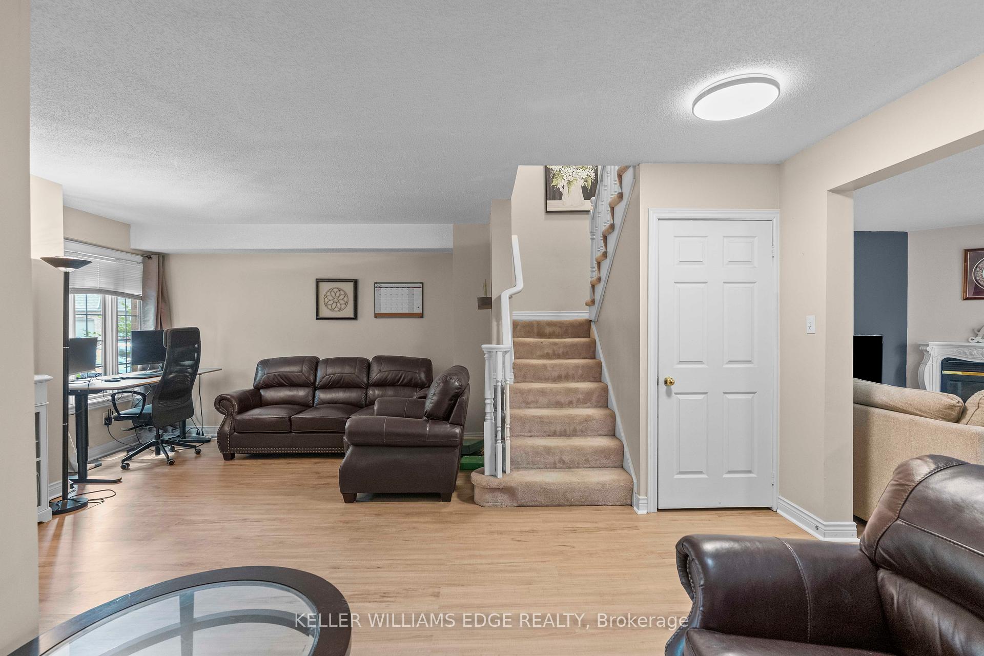 3 Bedrooms Condo at 320 Hamilton, Hamilton For sale