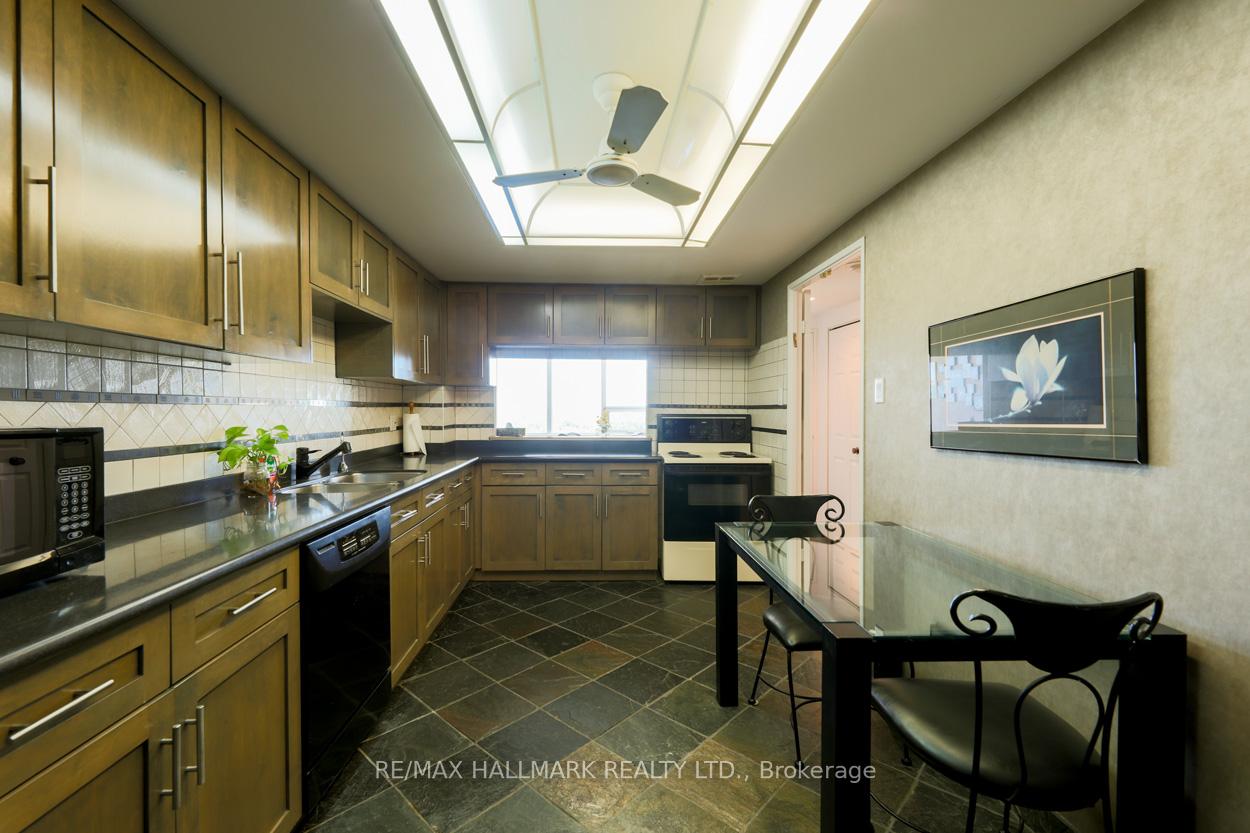 3 Bedrooms Condo at 55 Skymark, Toronto For sale