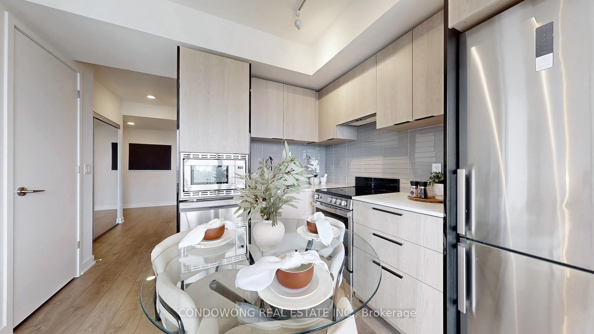 2 Bedrooms Condo at 501 Yonge, Toronto For sale
