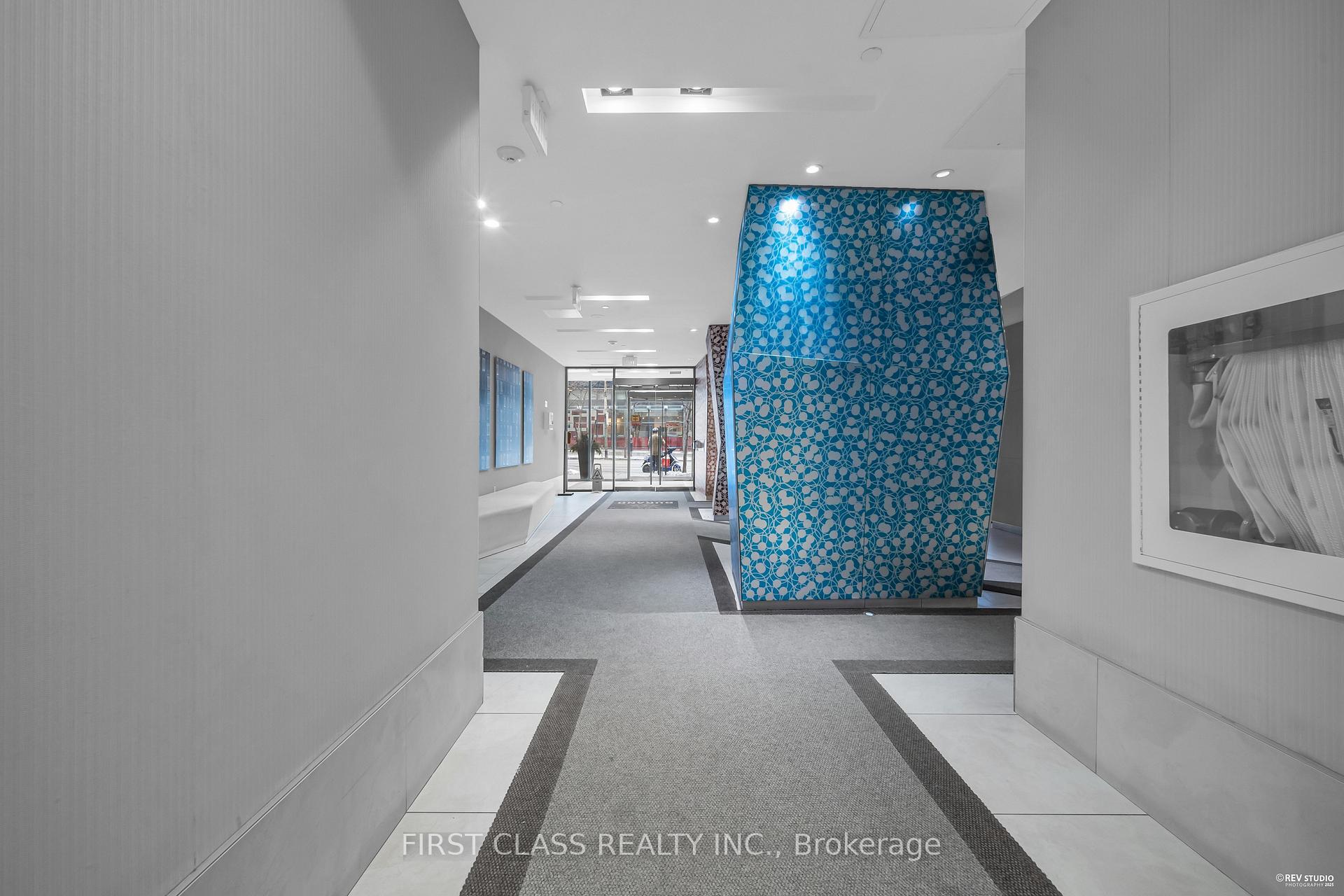1 Bedroom Condo at 832 Bay,  Toronto For sale