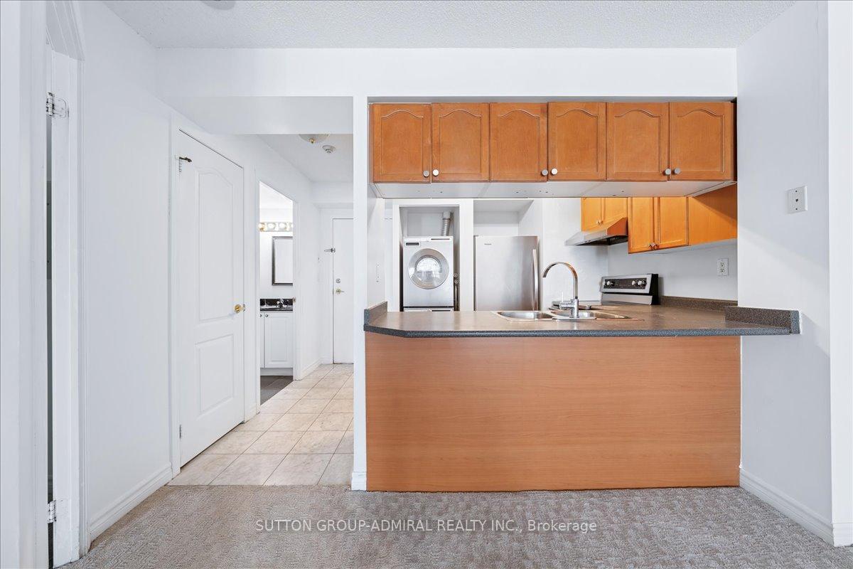 2 Bedrooms Condo at 745 New Westminster, Vaughan For sale