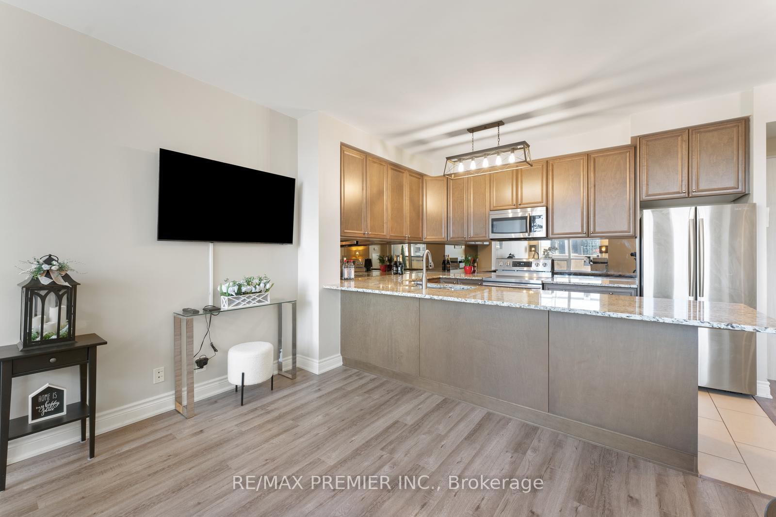 2 Bedrooms Condo at 9235 Jane,  Vaughan For sale