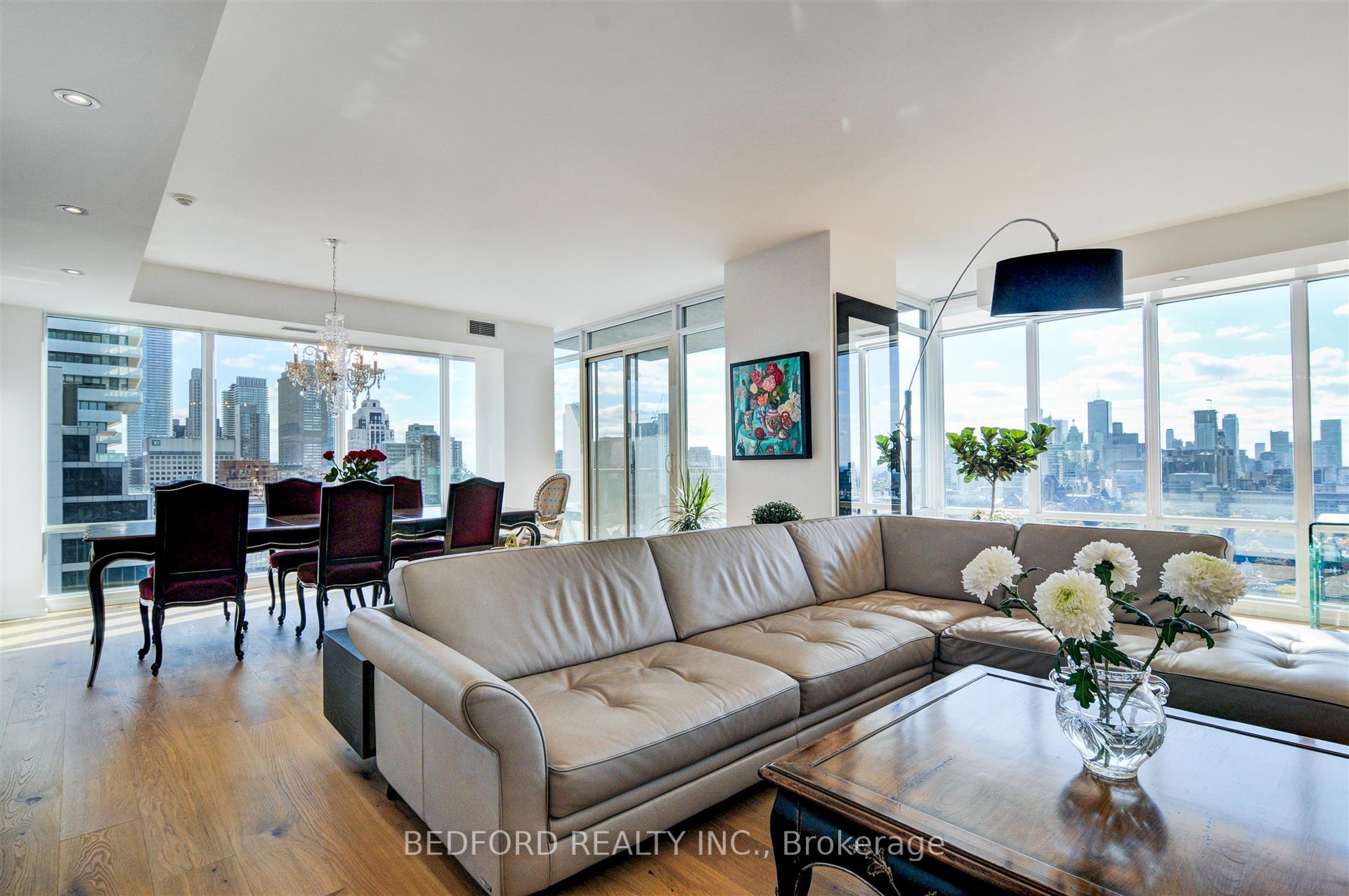 3 Bedrooms Condo at 1 Bedford,  Toronto For sale