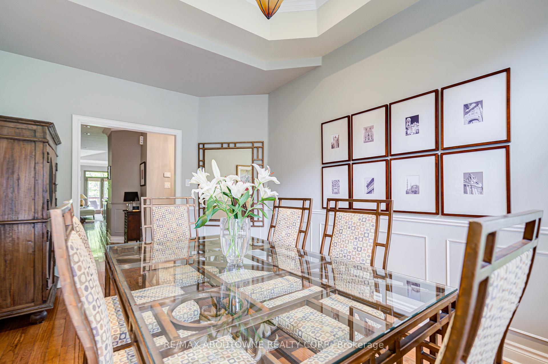 2 Bedrooms Condo at 1169 Dorval, Oakville For sale