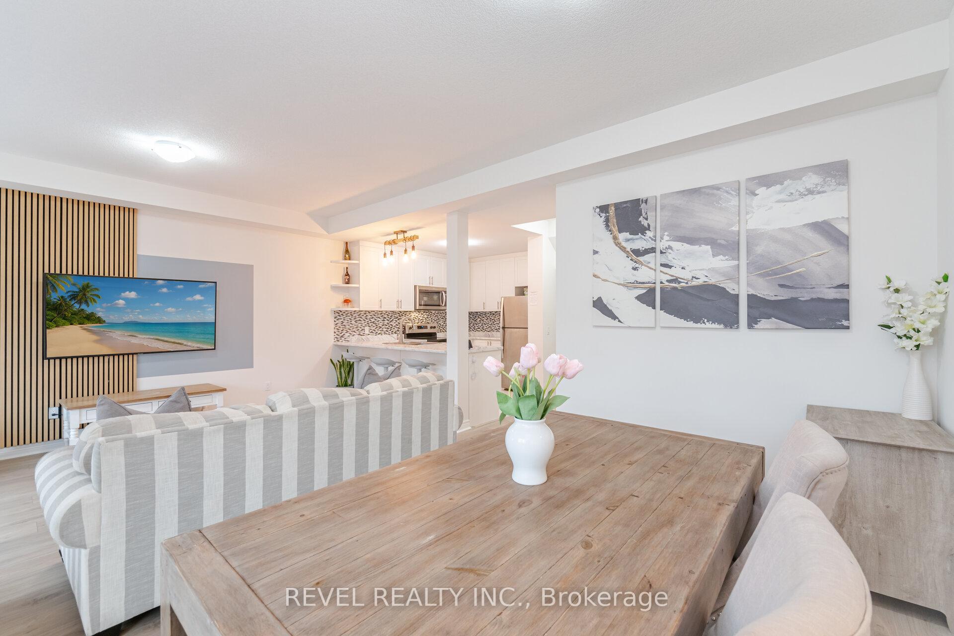 3 Bedrooms Condo at 316 Humphrey, Hamilton For sale