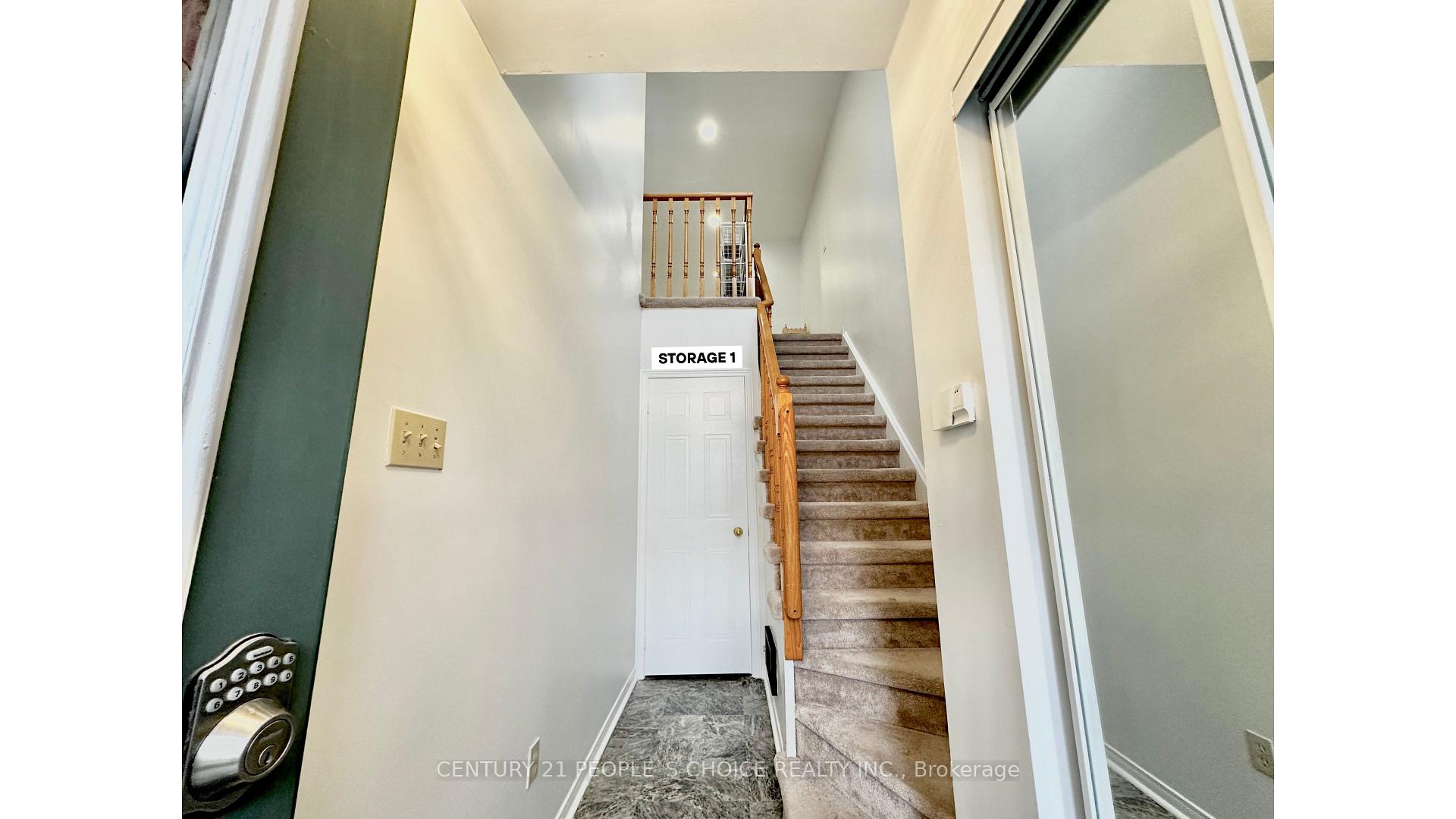 3 Bedrooms Condo at 2530 Northampton, Burlington For sale