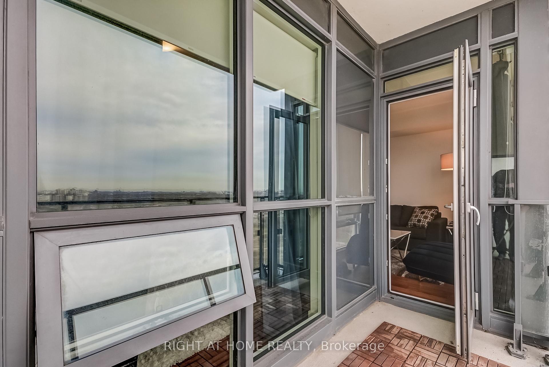 2 Bedrooms Condo at 2212 Lake Shore, Toronto For sale