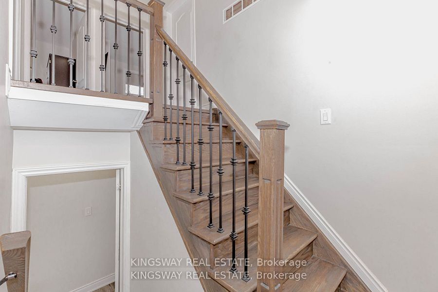 1395 Tyneburn Crescent