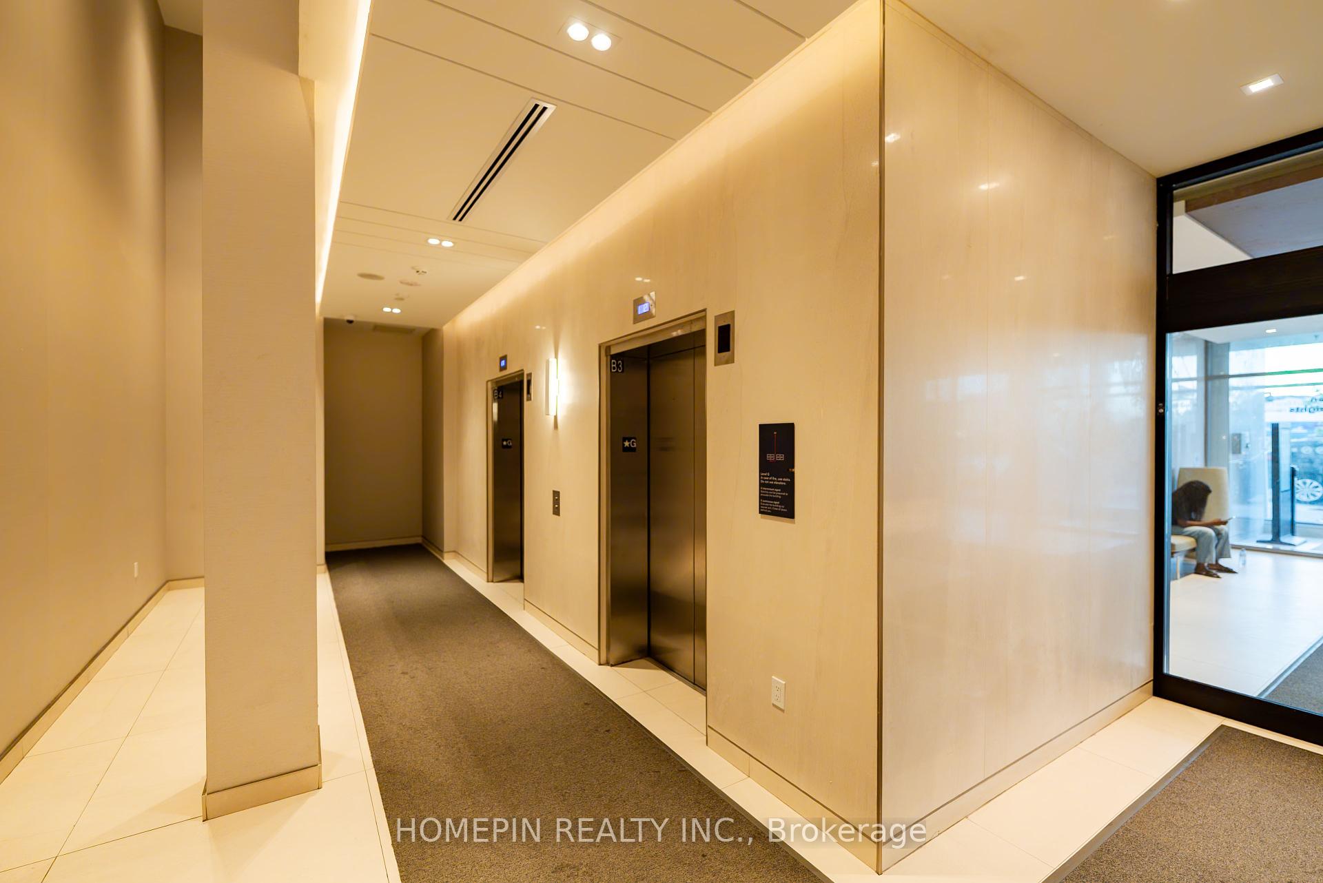 2 Bedrooms Condo at 7 Golden Lion, Toronto For sale