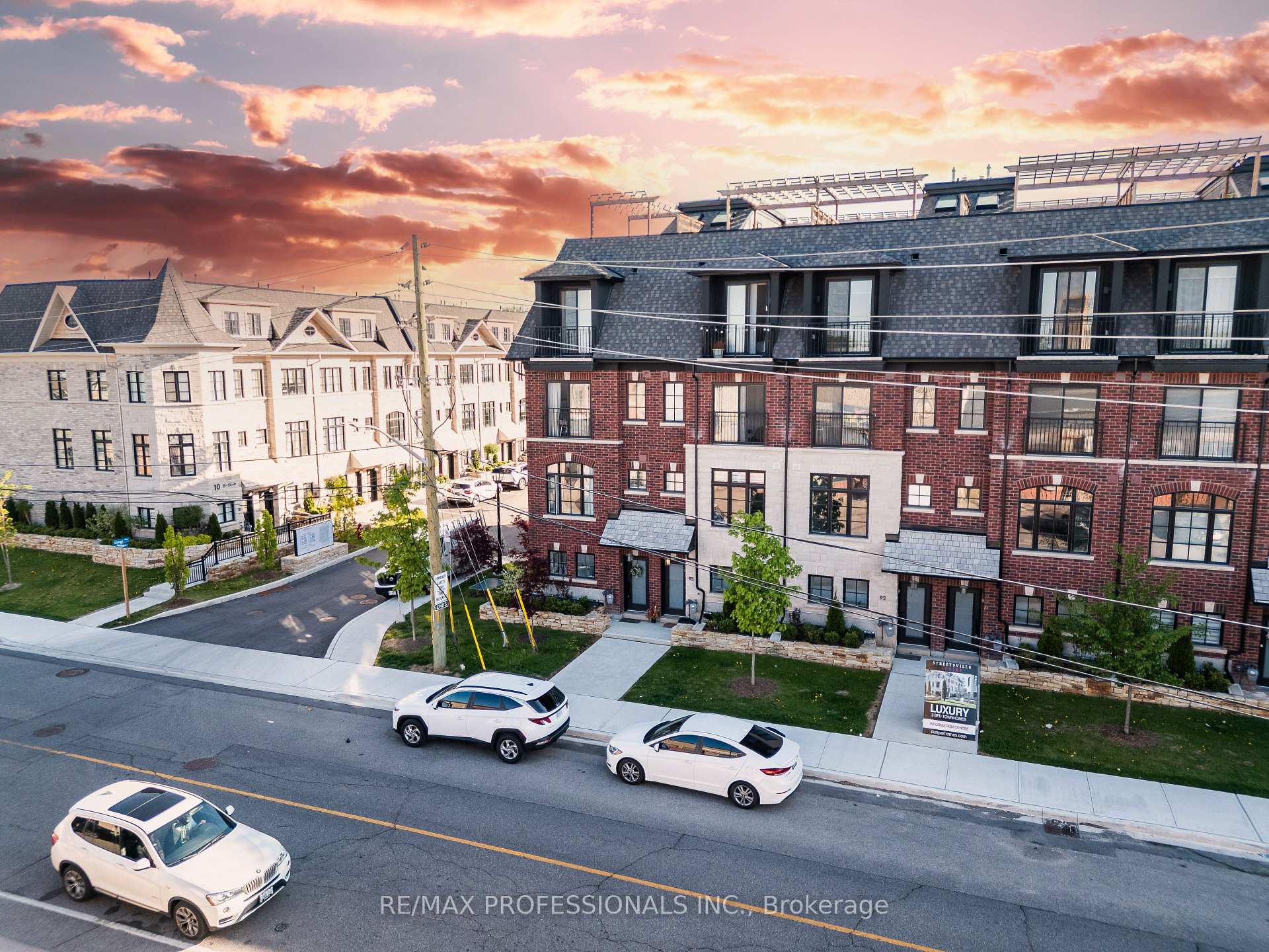 3 Bedrooms Condo at 150 Joymar, Mississauga For sale